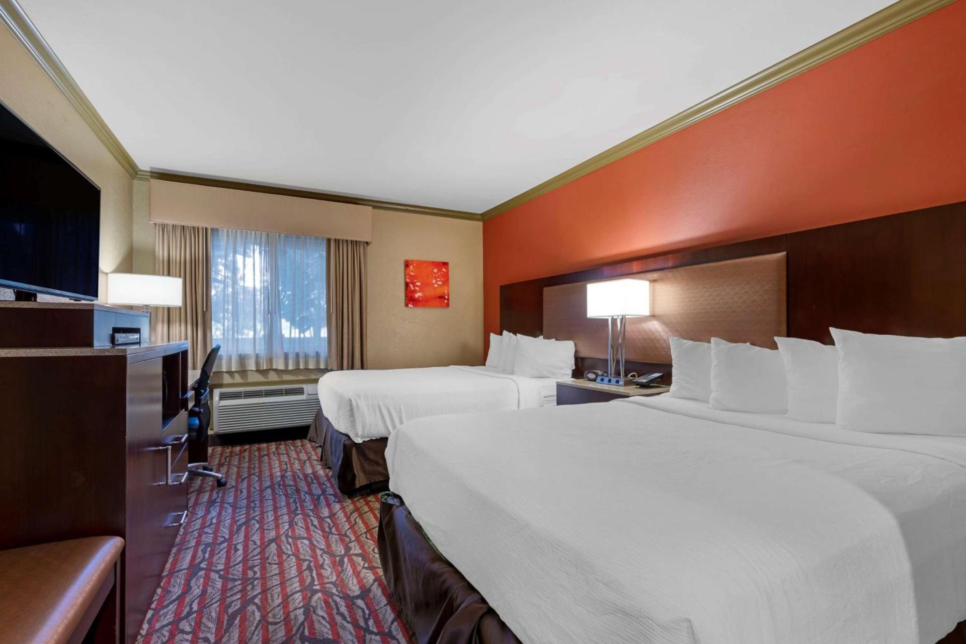 Best Western Plus Brookside Inn photo 47