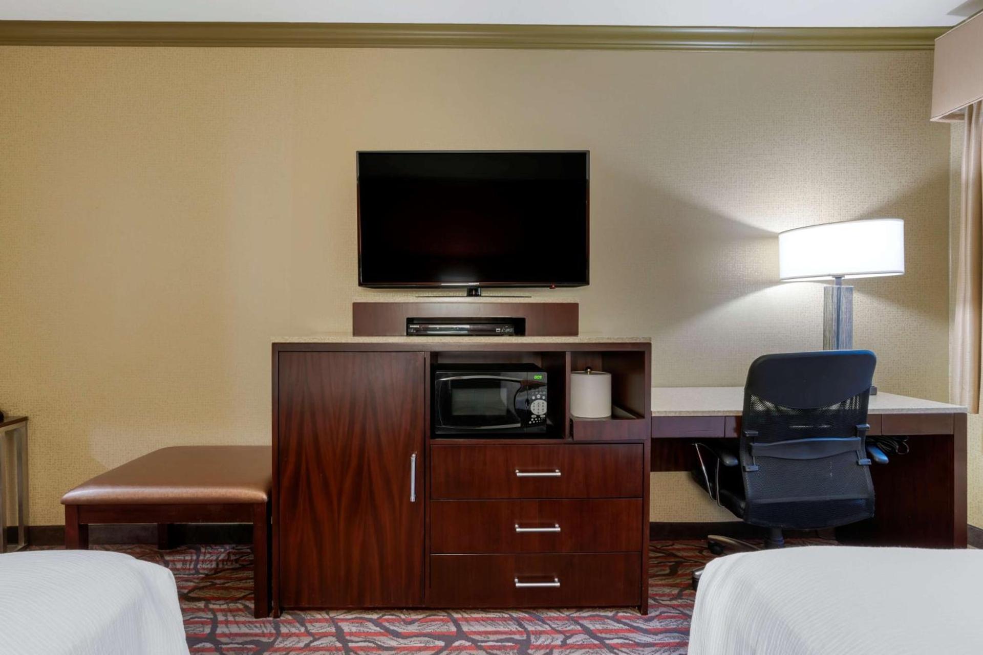Best Western Plus Brookside Inn photo 48