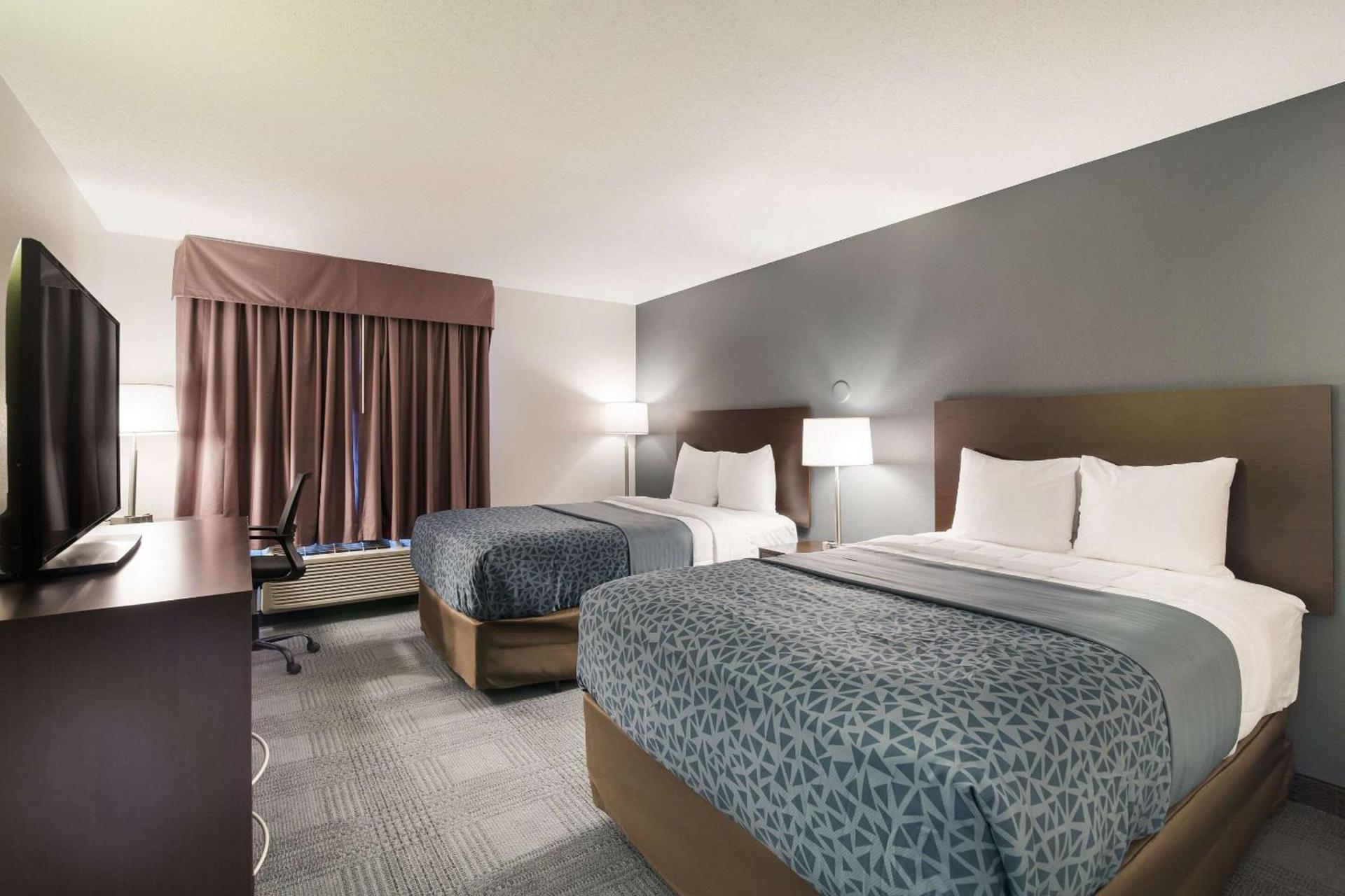 Econo Lodge Williston photo 14