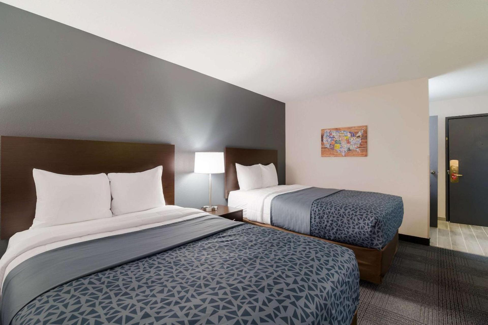 Econo Lodge Williston photo 16