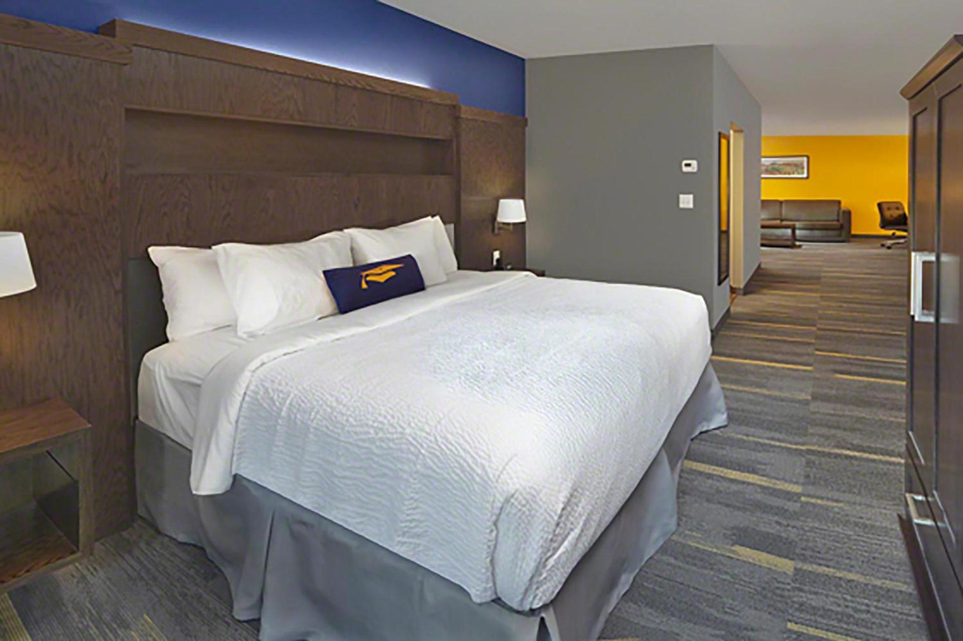 Scholar Morgantown, Tapestry Collection by Hilton photo 41