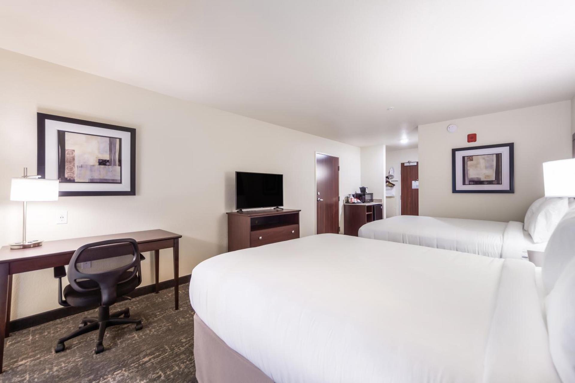 Cobblestone Inn & Suites-Fremont photo 15