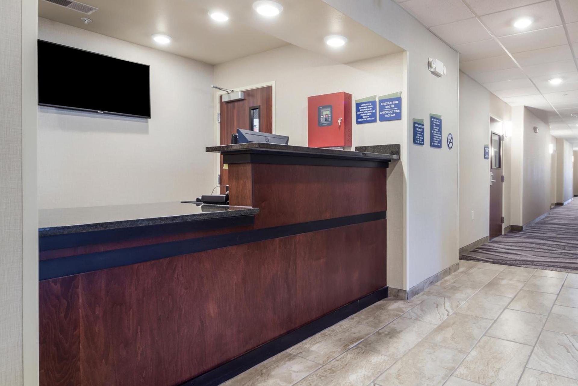 Cobblestone Inn & Suites-Fremont photo 10