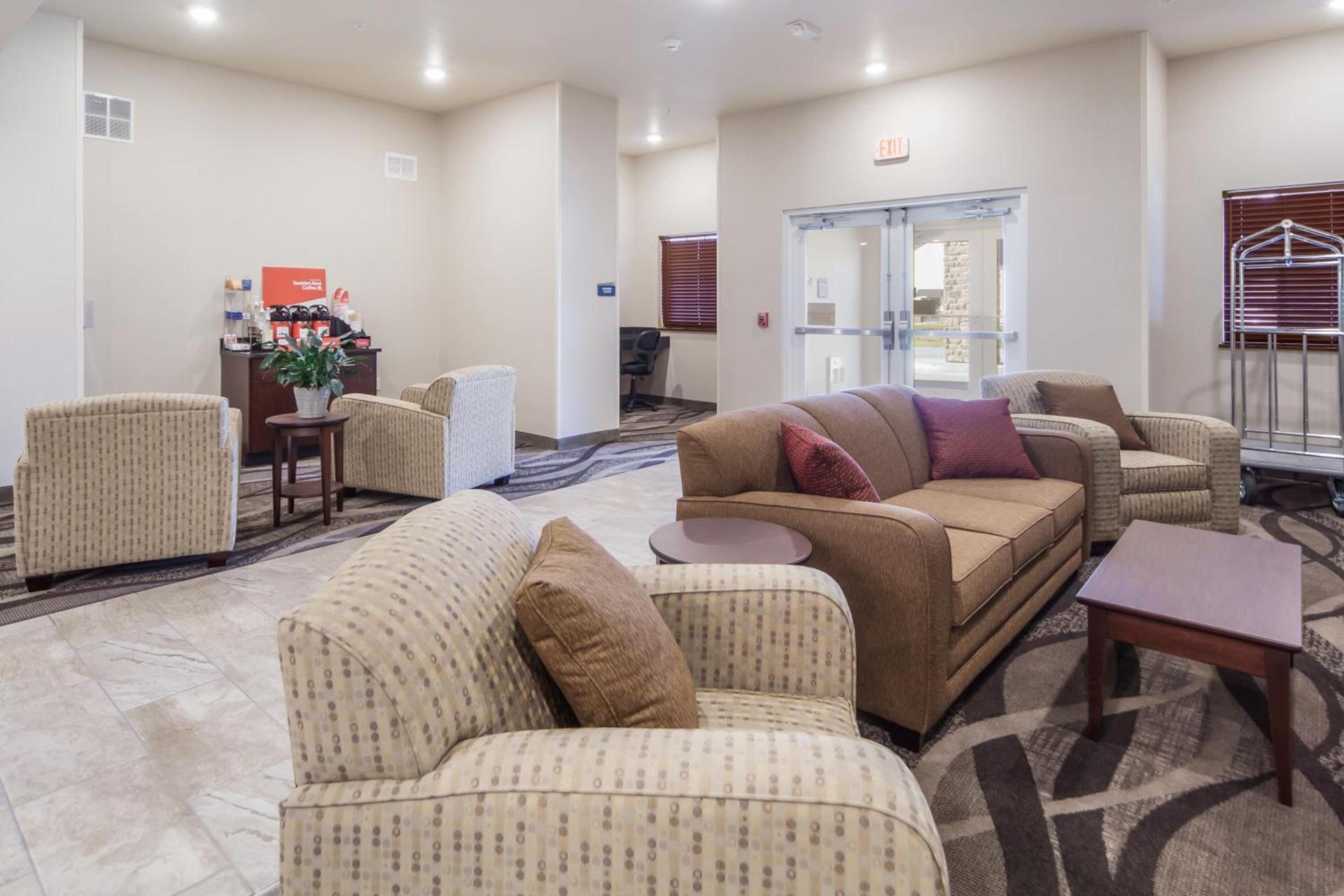 Cobblestone Inn & Suites-Fremont photo 9