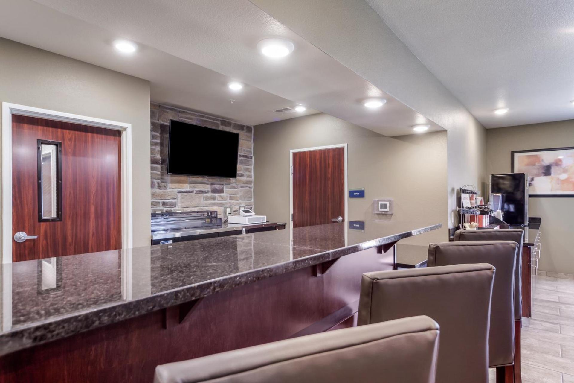 Cobblestone Inn & Suites-Fremont photo 28
