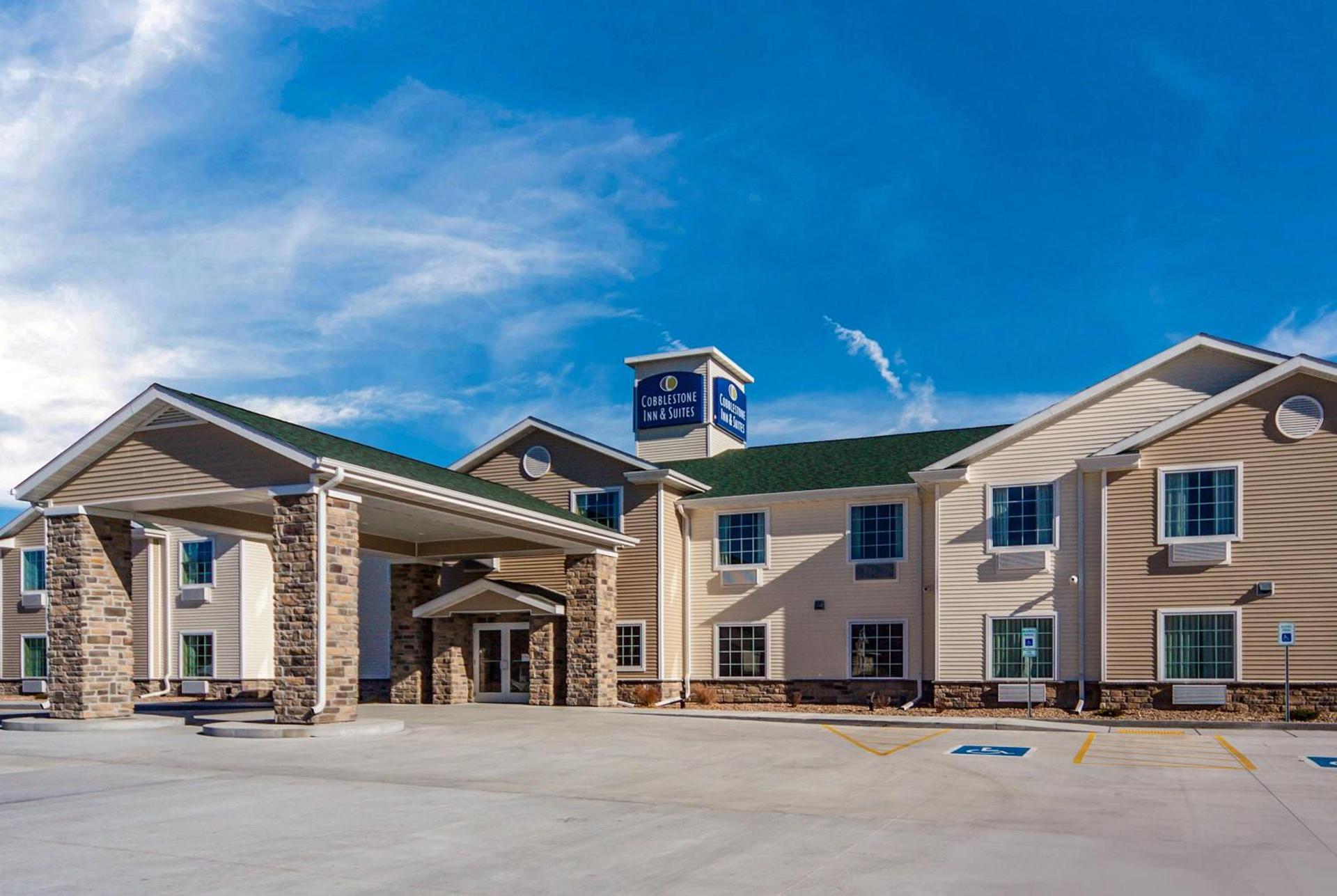 Cobblestone Inn & Suites-Fremont photo 1