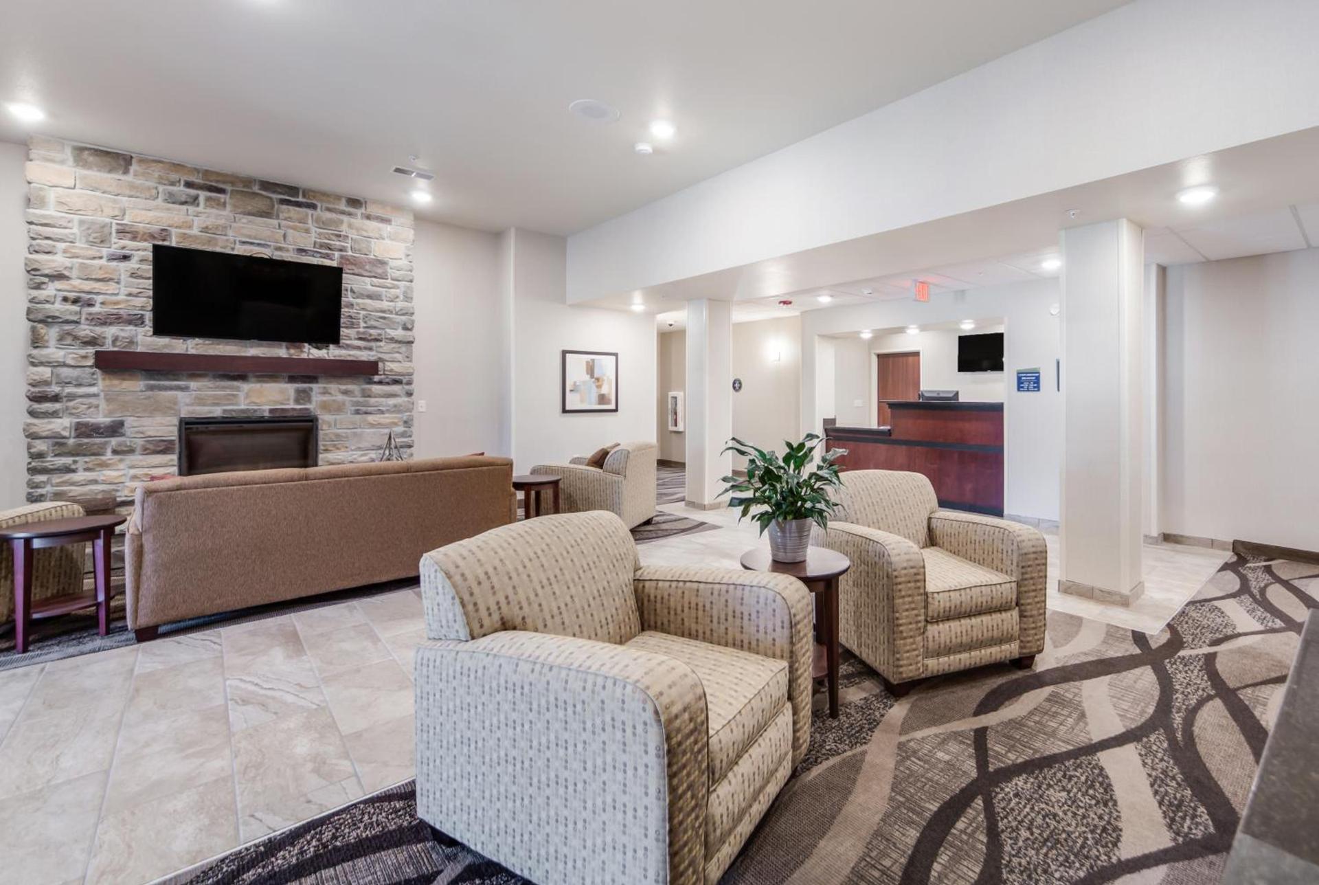 Cobblestone Inn & Suites-Fremont photo 8
