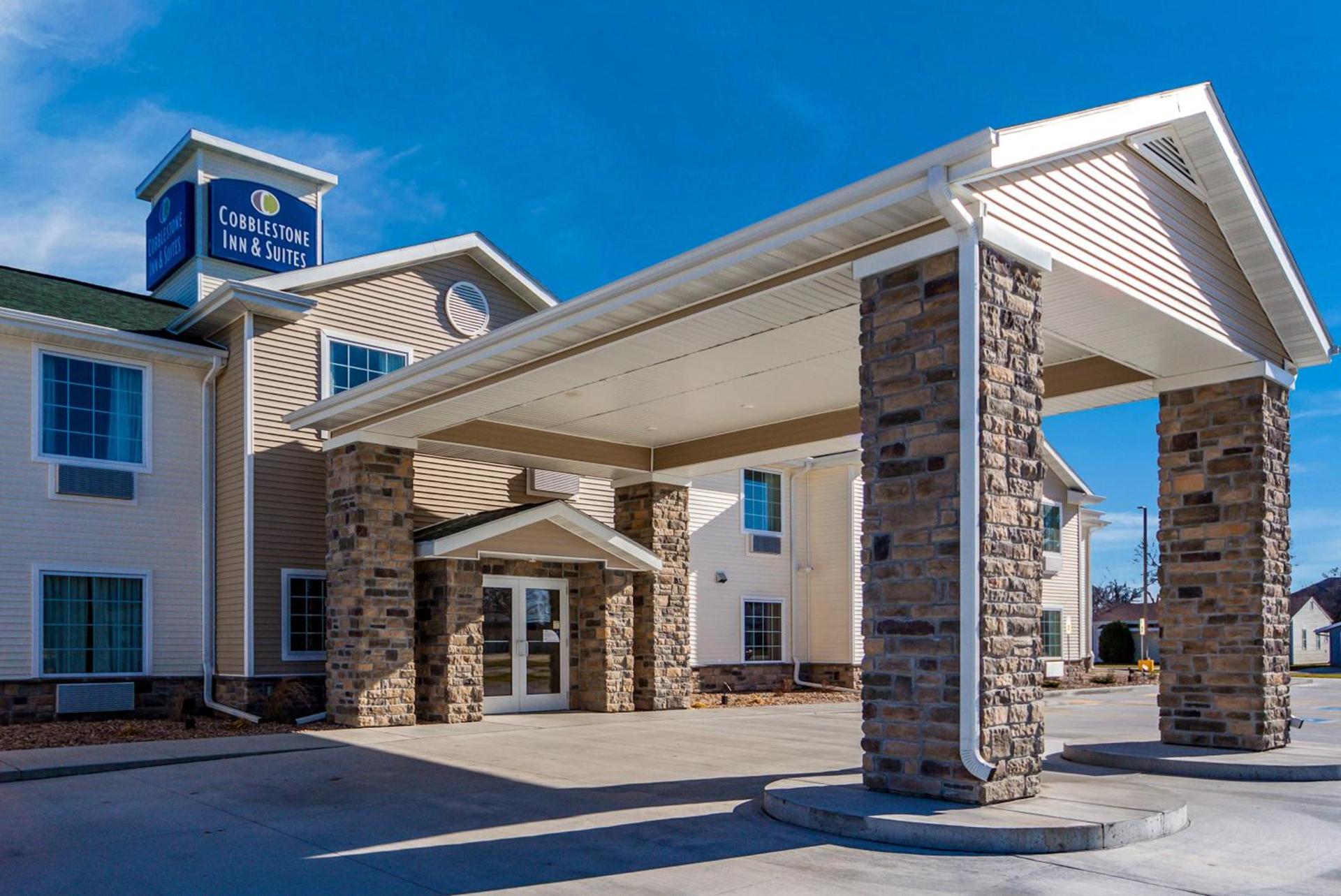 Cobblestone Inn & Suites-Fremont photo 5