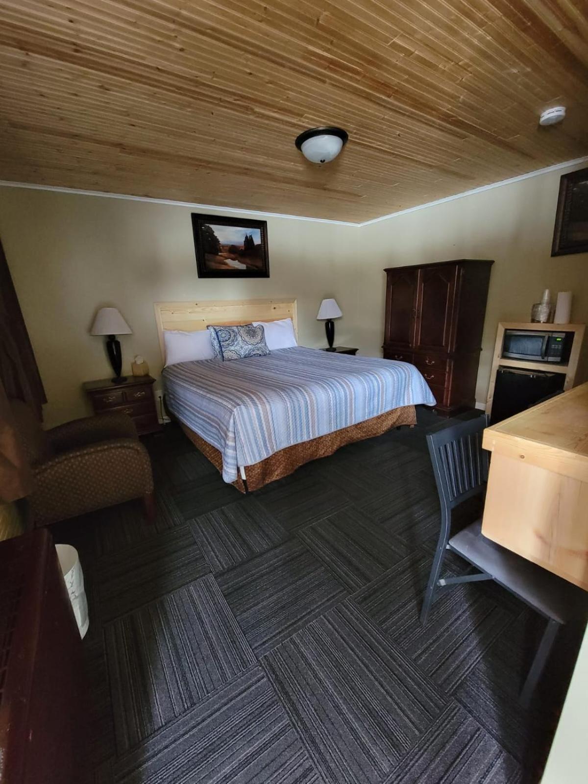 Fiesta City Motel photo 62