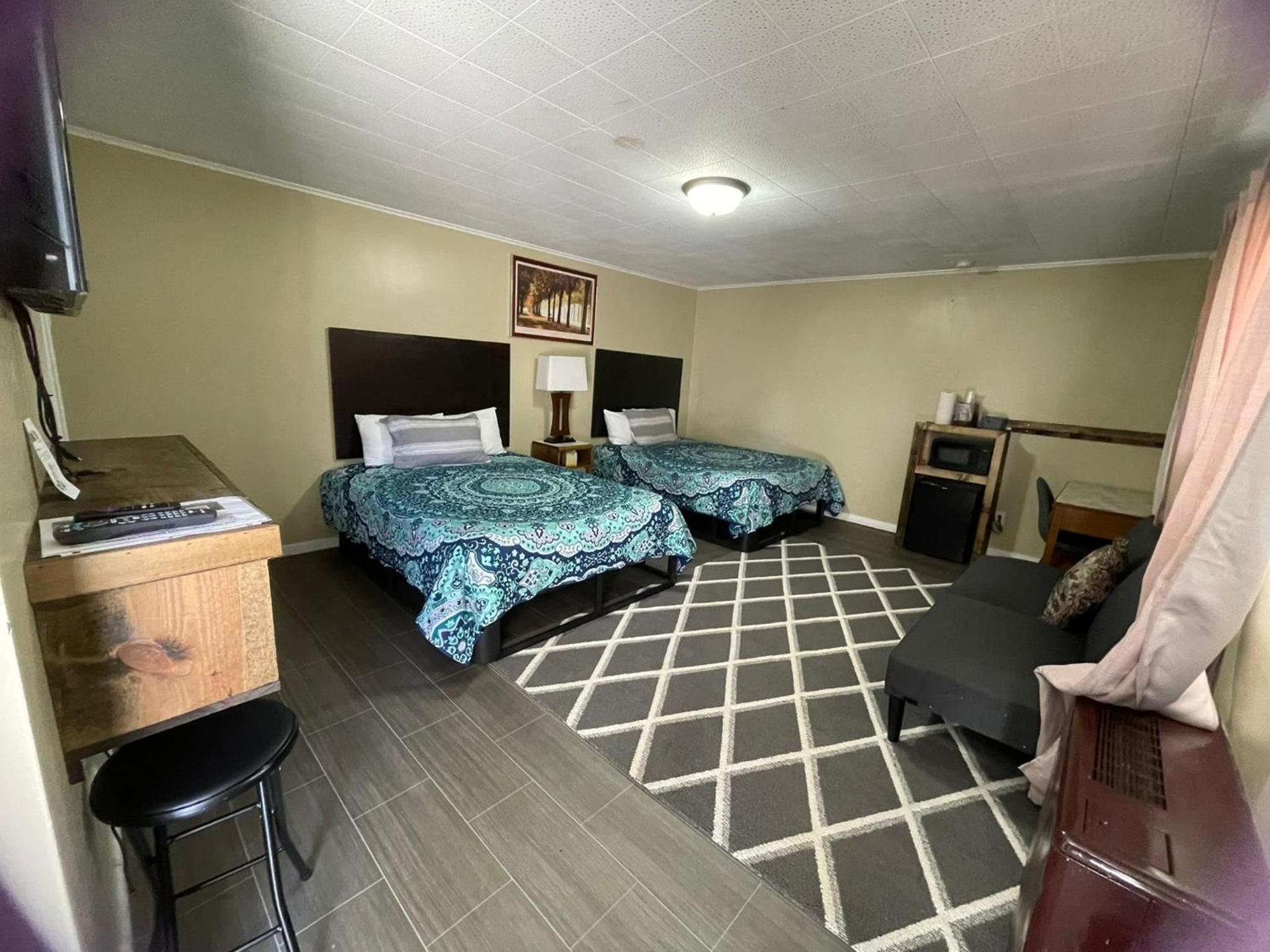 Fiesta City Motel photo 52