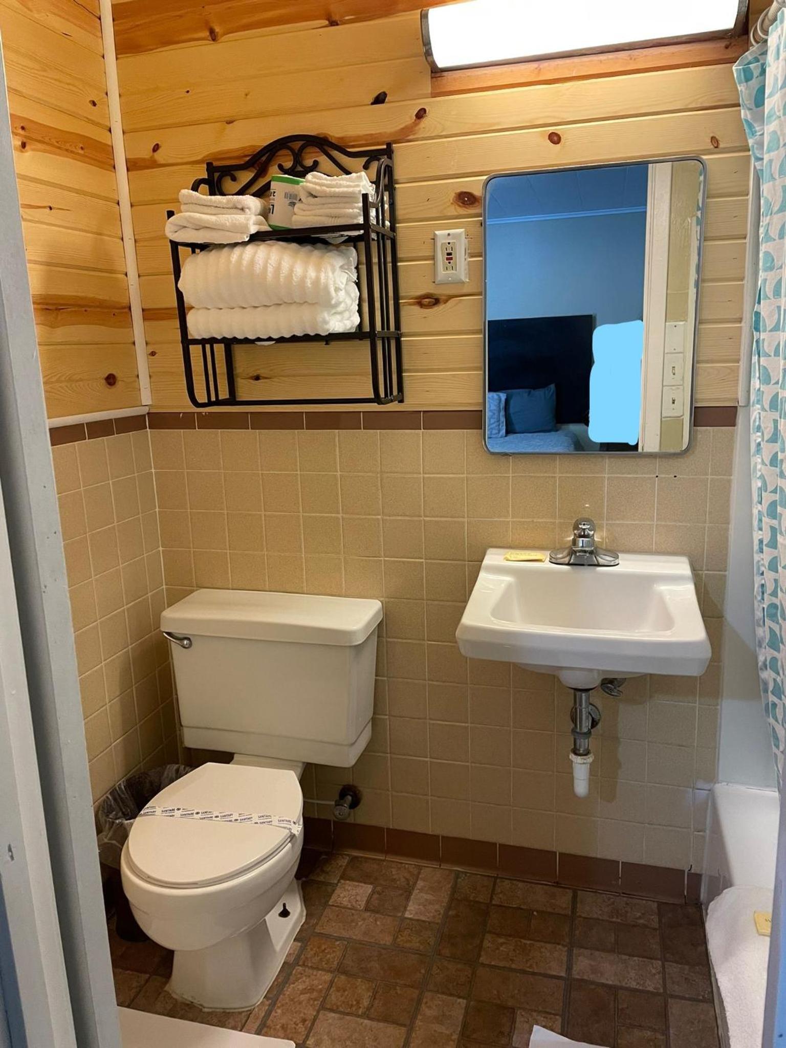 Fiesta City Motel photo 65