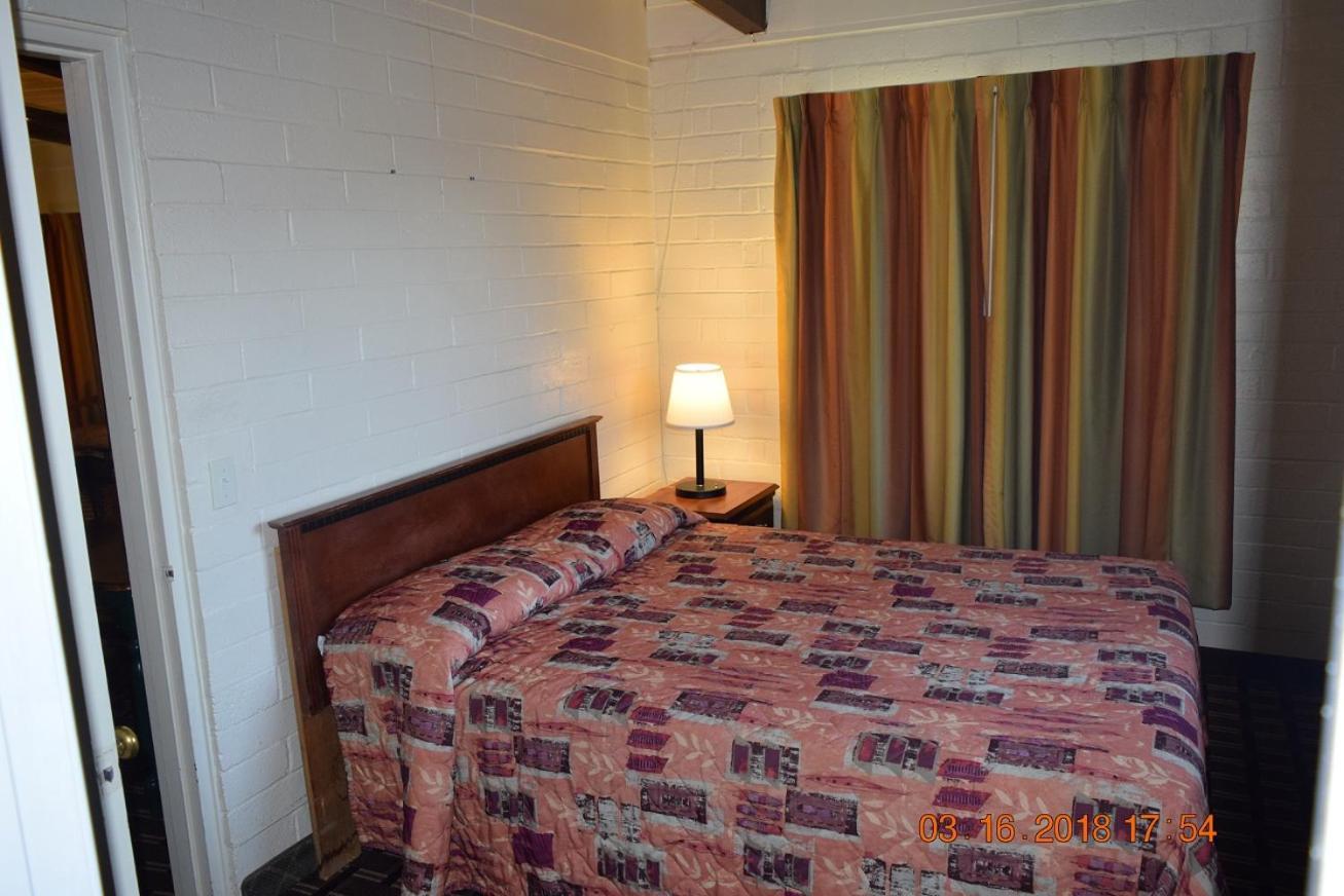 Stanlunds Inn and Suites photo 58
