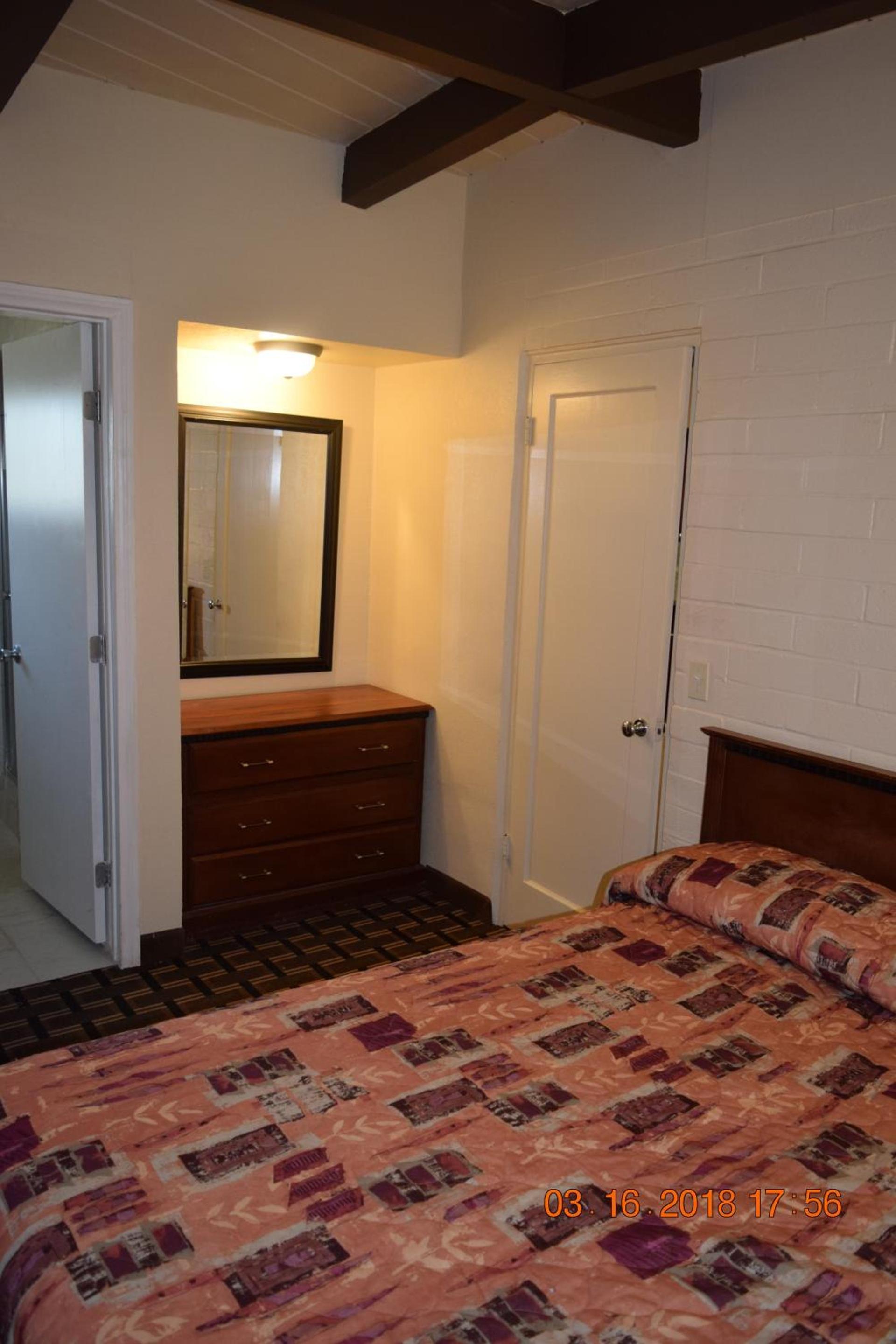 Stanlunds Inn and Suites photo 60