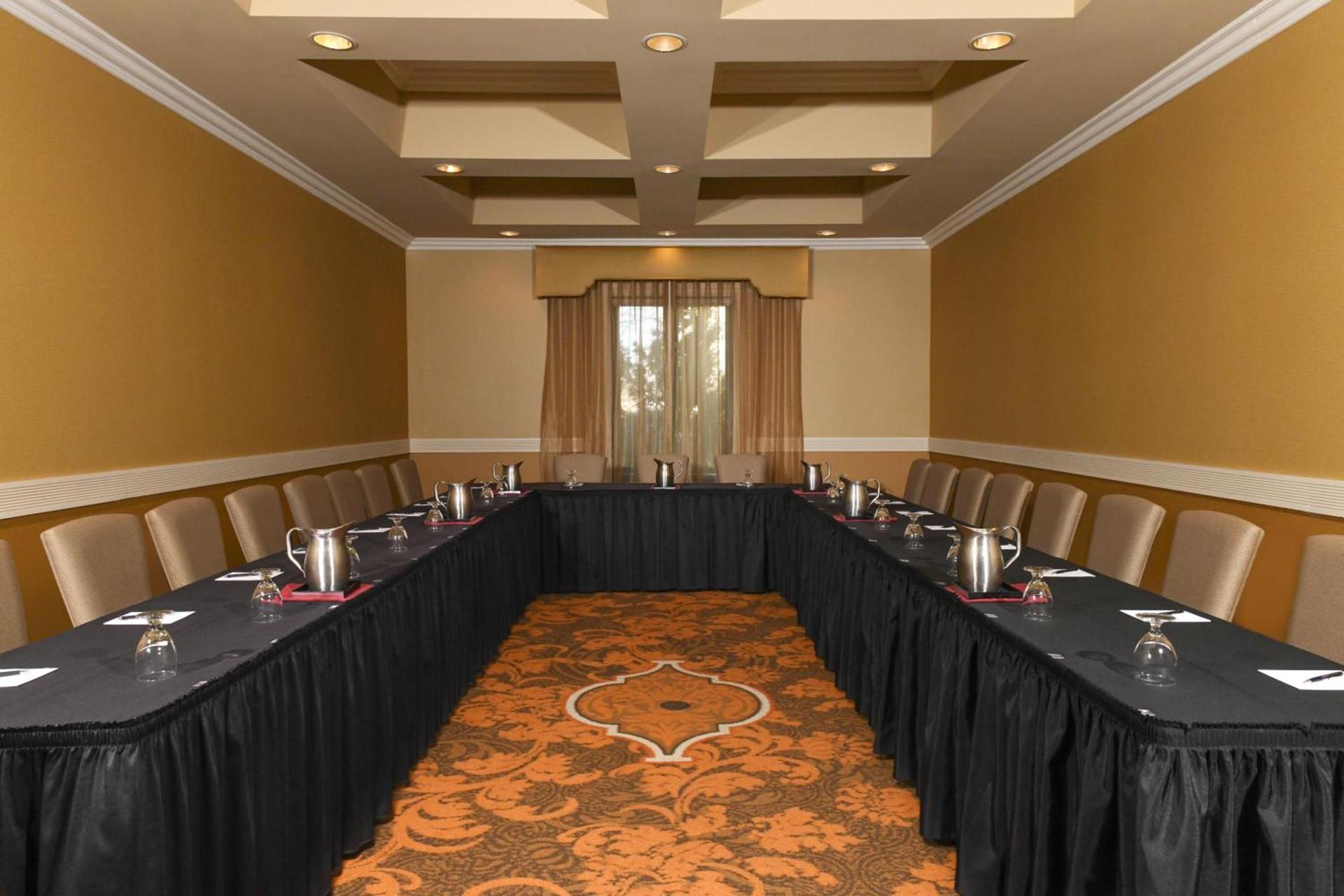 Woolley's Classic Suites photo 33