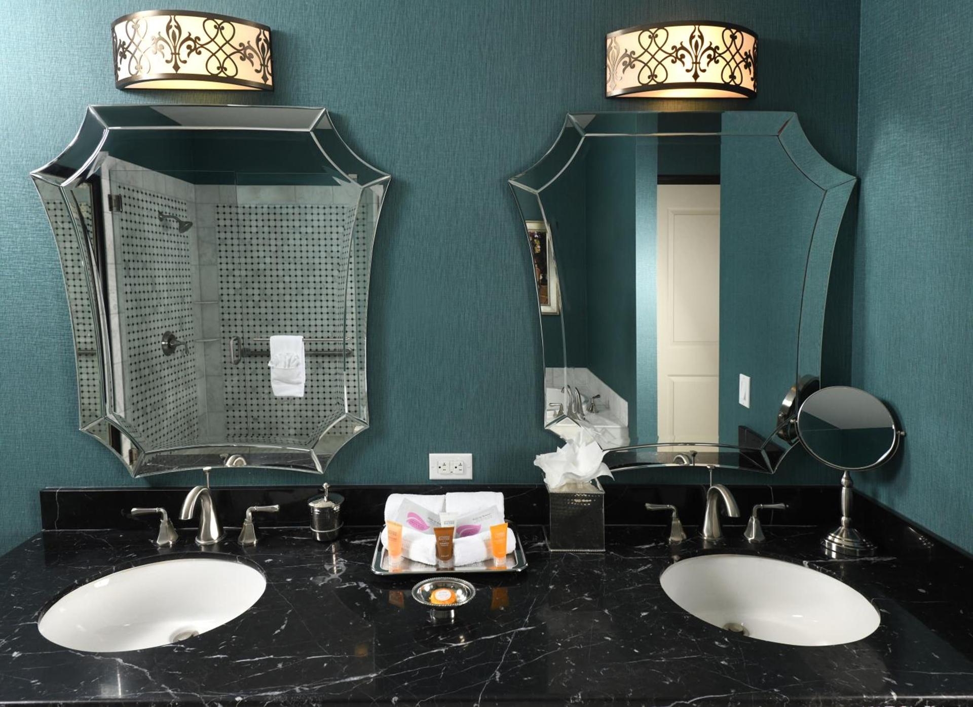 Woolley's Classic Suites photo 25