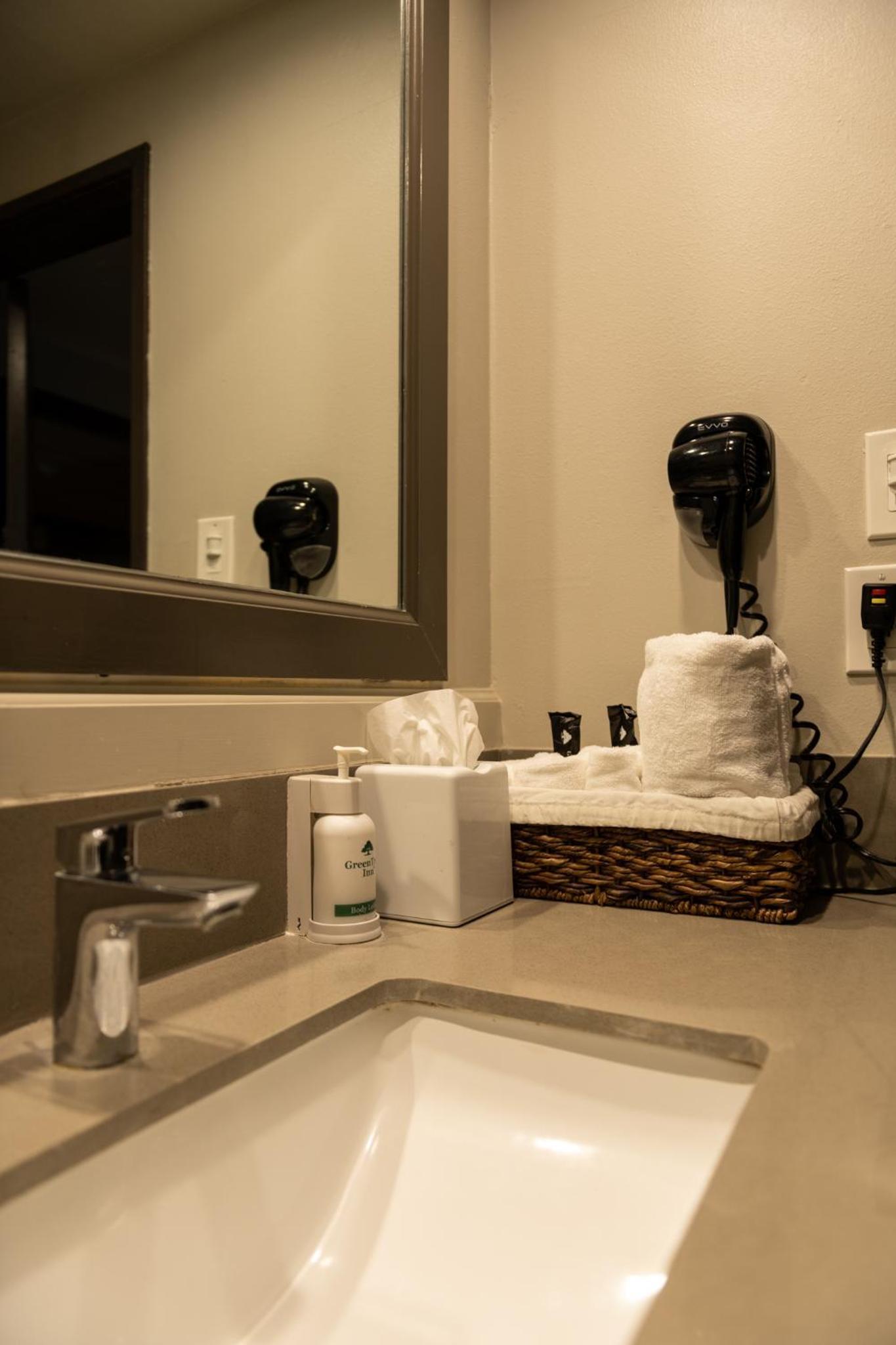 GreenTree Inn & Suites Los Angeles - Alhambra - Pasadena photo 32