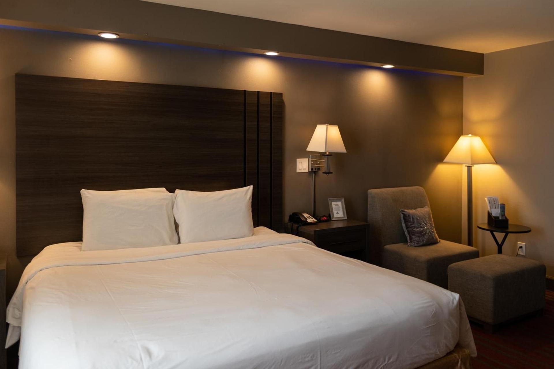 GreenTree Inn & Suites Los Angeles - Alhambra - Pasadena photo 46