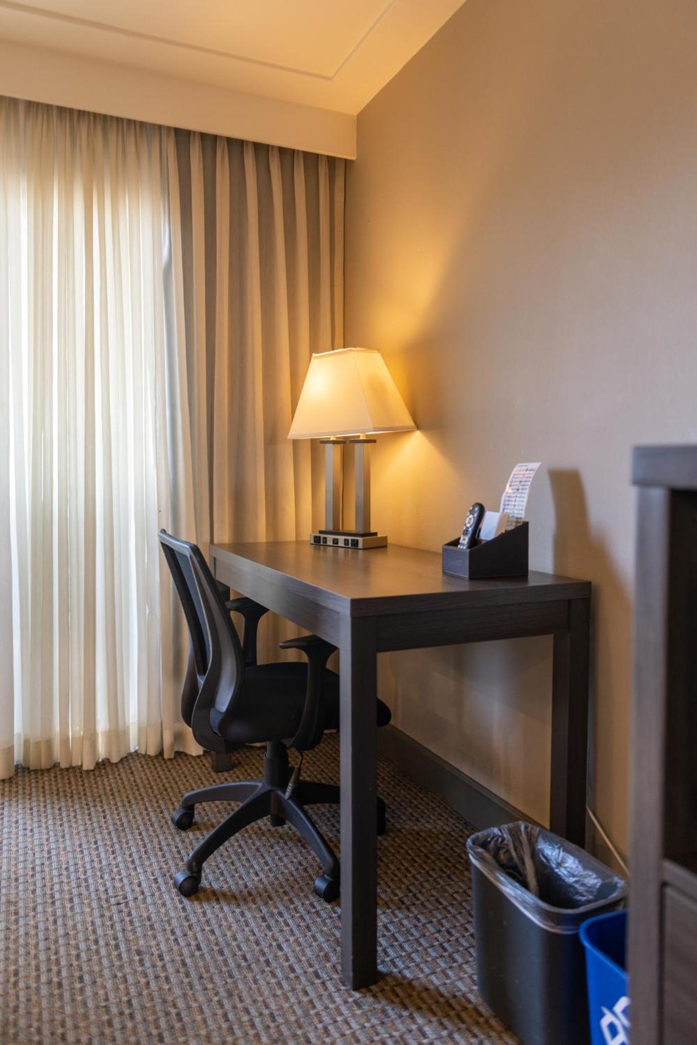 GreenTree Inn & Suites Los Angeles - Alhambra - Pasadena photo 42