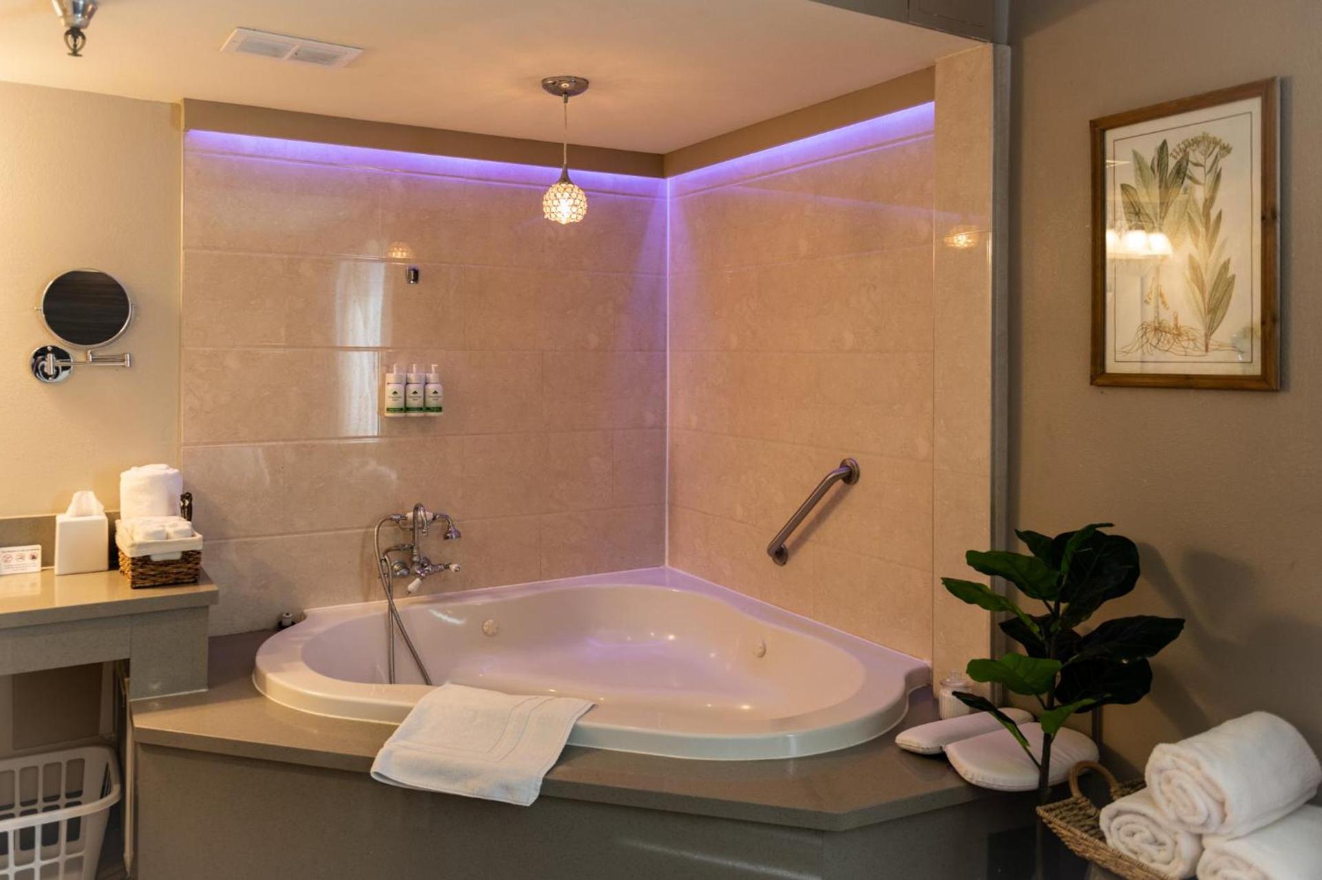 GreenTree Inn & Suites Los Angeles - Alhambra - Pasadena photo 40