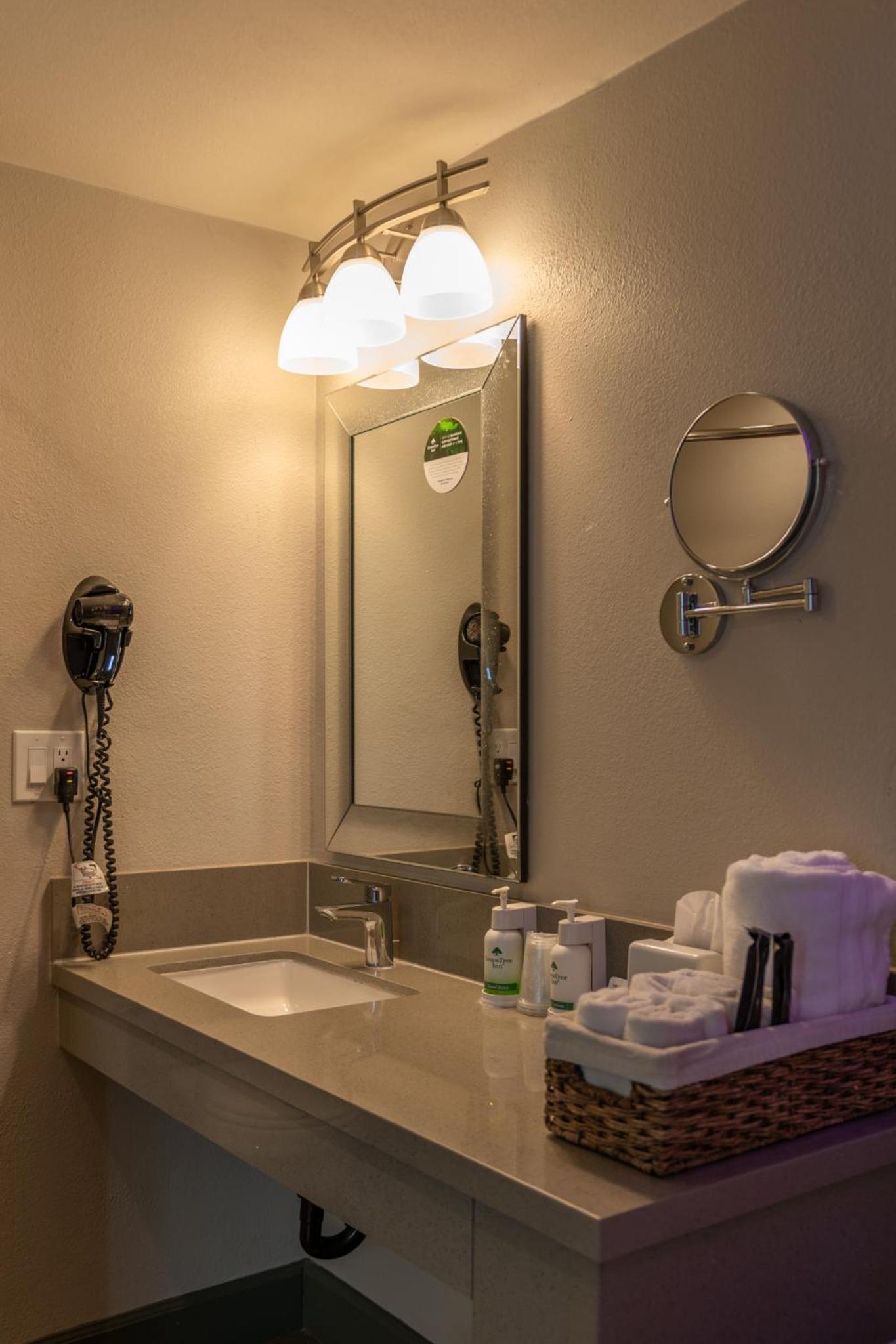 GreenTree Inn & Suites Los Angeles - Alhambra - Pasadena photo 37