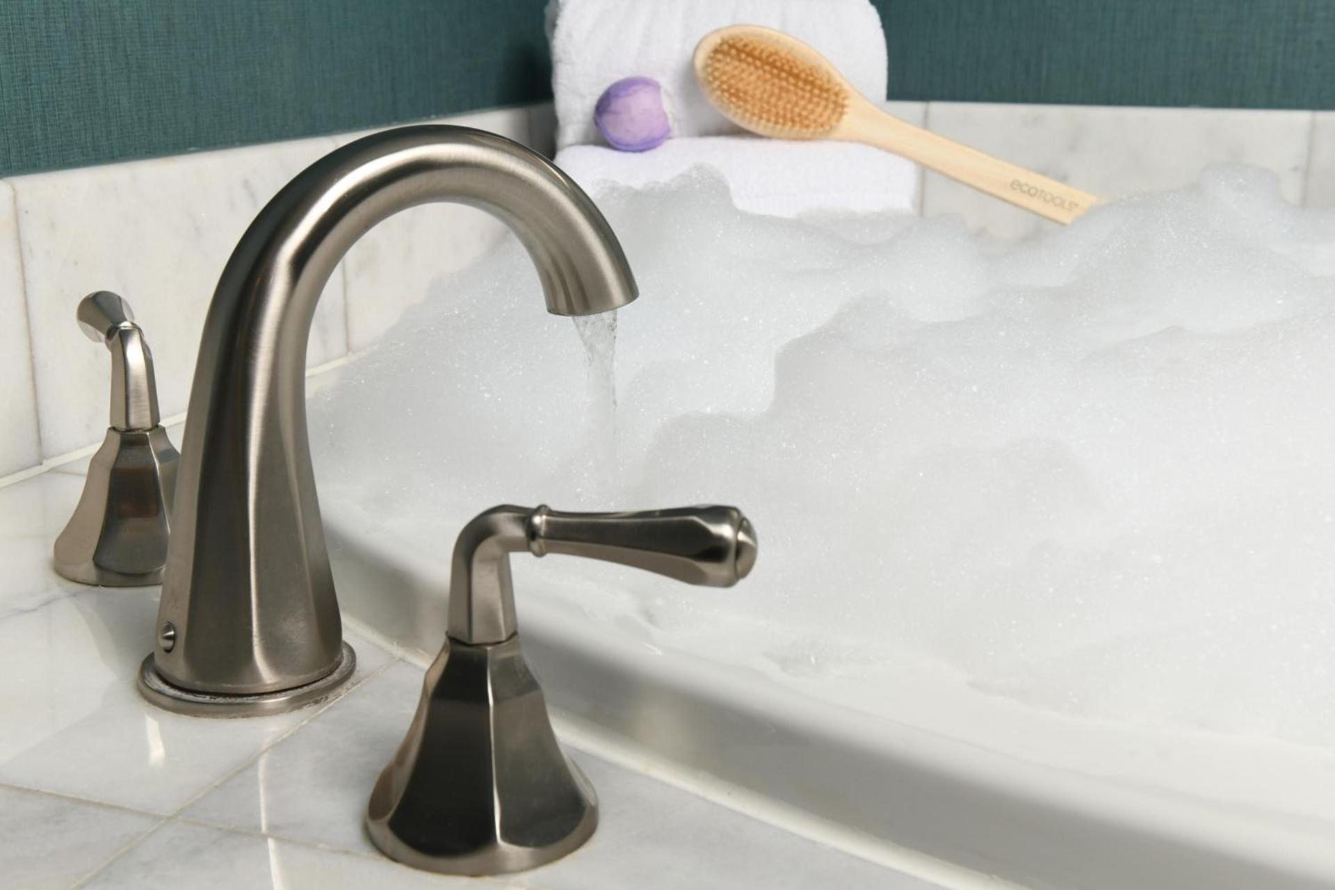 Woolley's Classic Suites photo 32