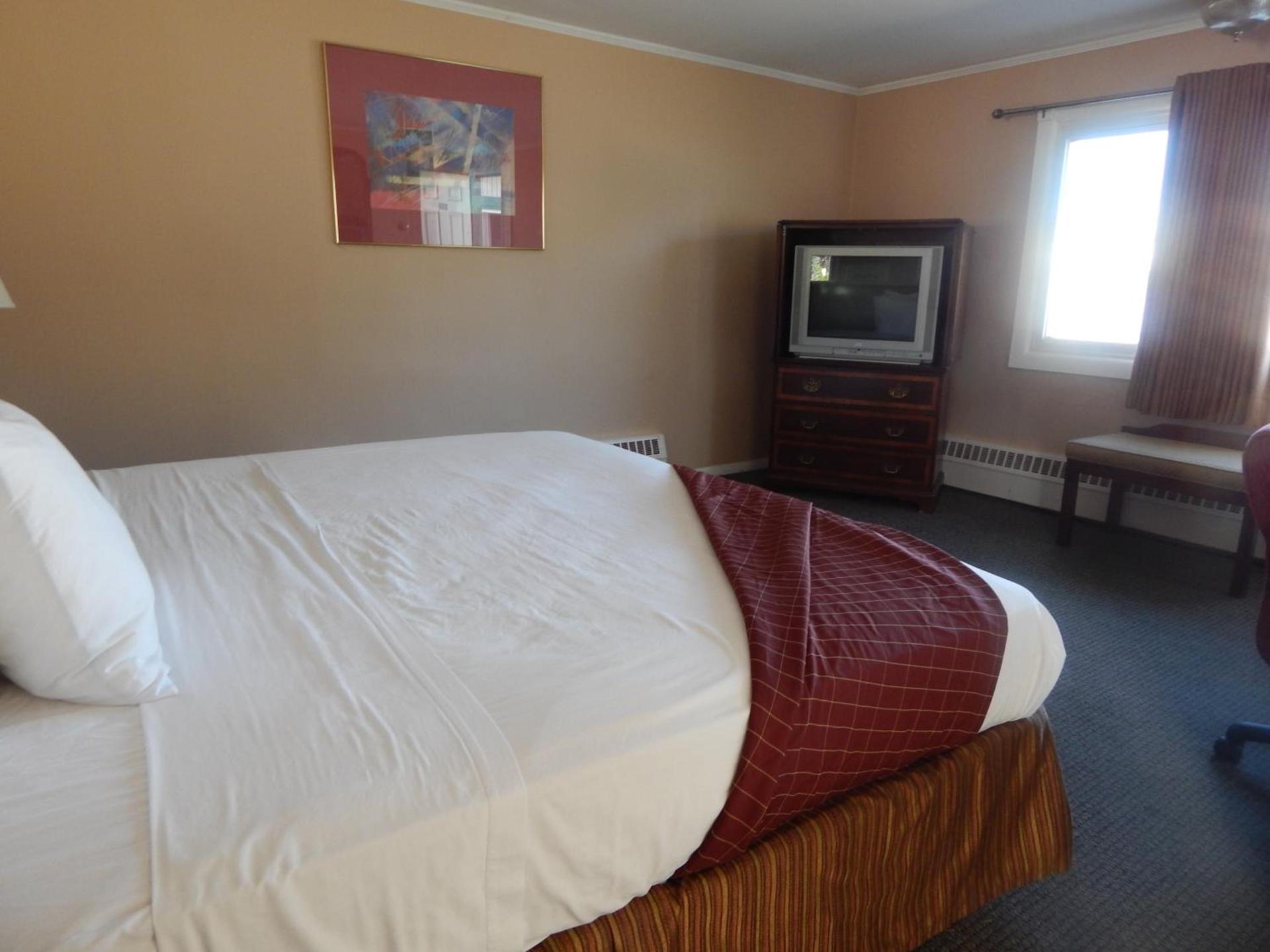 Capri Motel photo 15