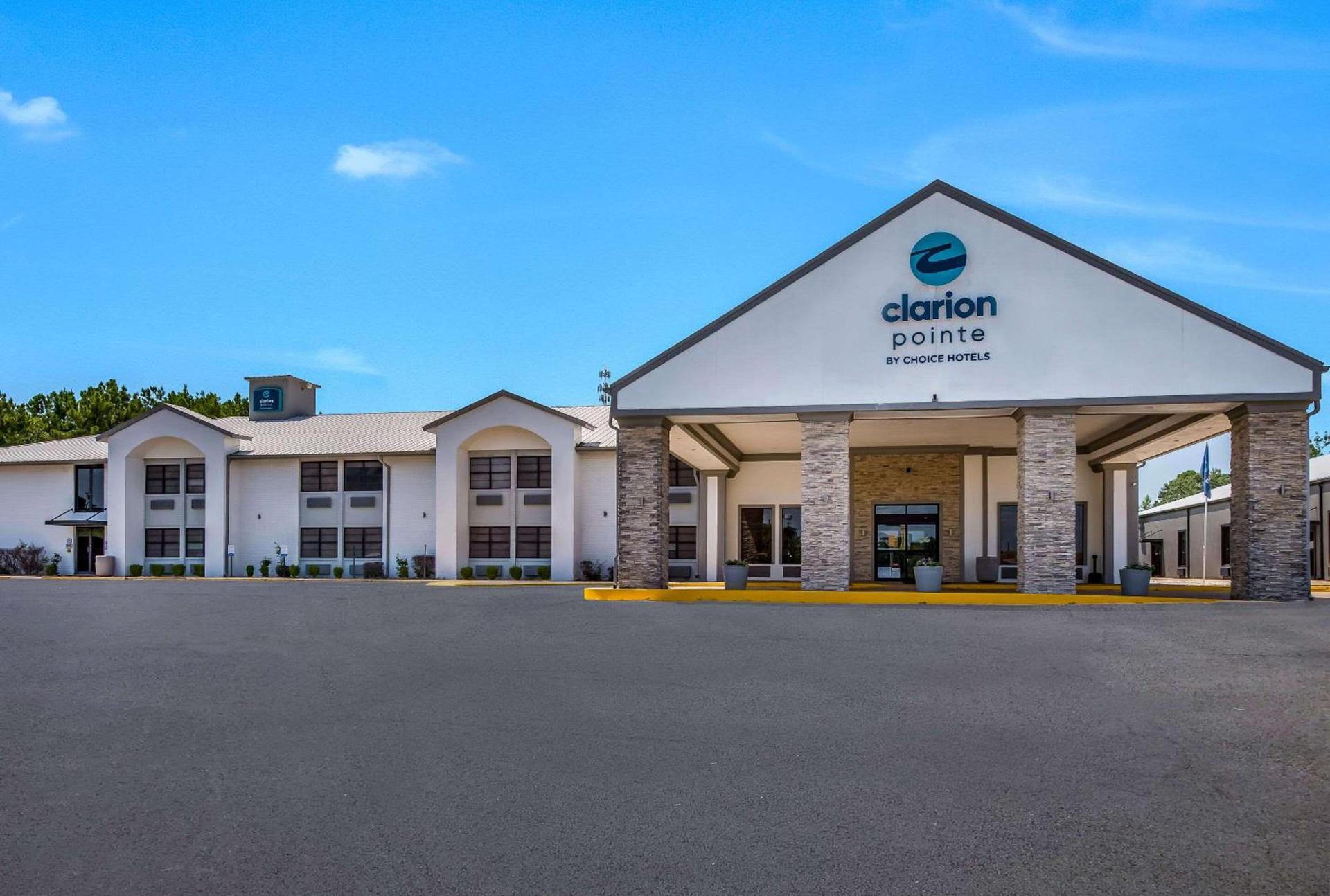 Clarion Pointe Marshall — hotel in Marshall