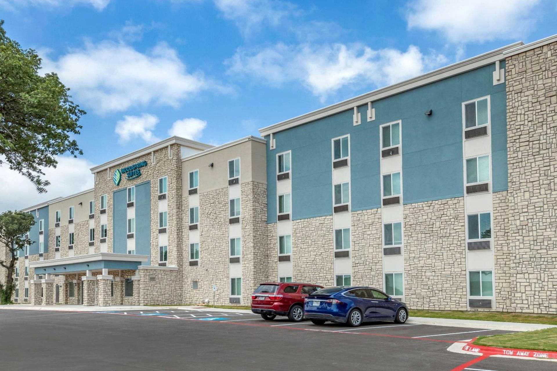 WoodSpring Suites Austin Georgetown photo 2