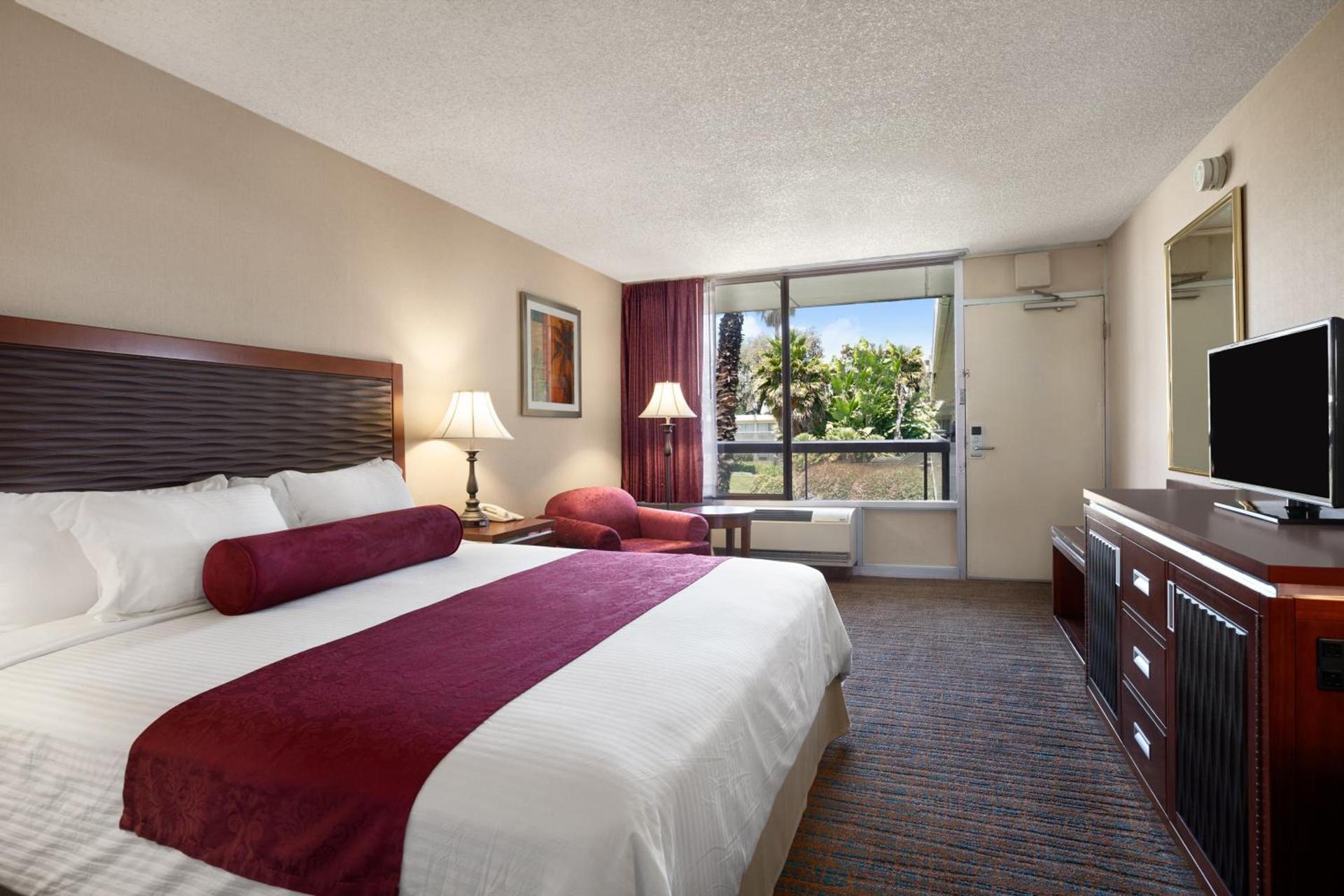 Ramada by Wyndham Sunnyvale/Silicon Valley photo 3