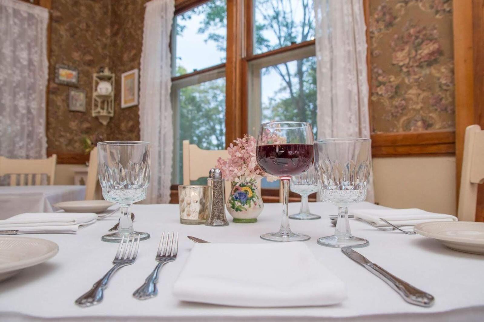 Terrace Inn and 1911 Restaurant photo 3