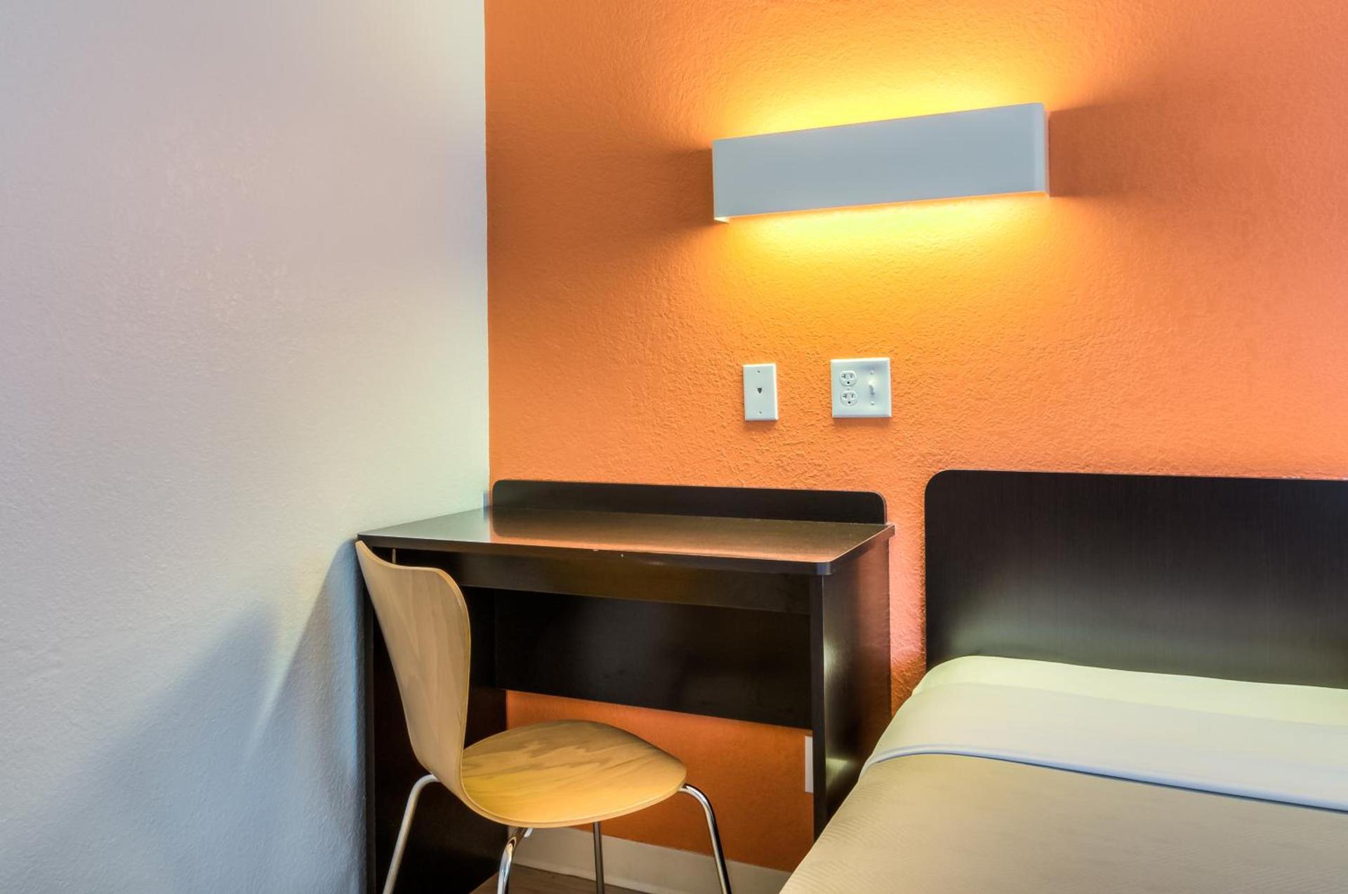 Motel 6-Arlington Heights, IL - Chicago North Central photo 32