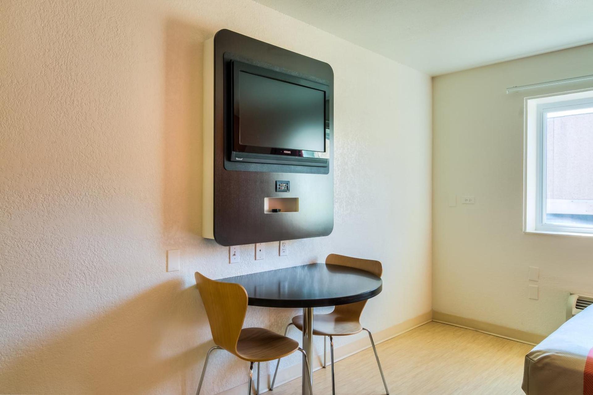 Motel 6-Arlington Heights, IL - Chicago North Central photo 26