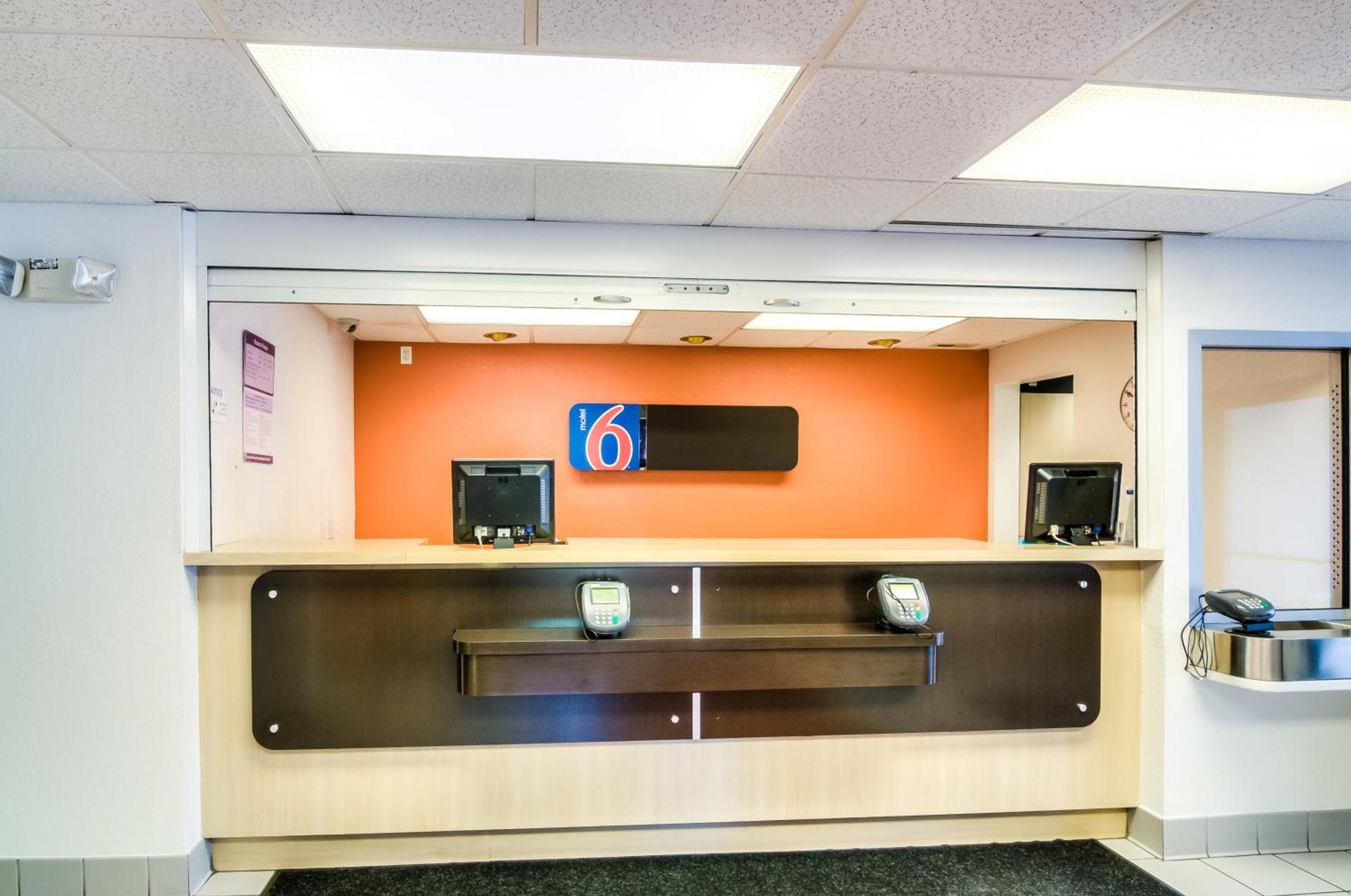 Motel 6-Arlington Heights, IL - Chicago North Central photo 34