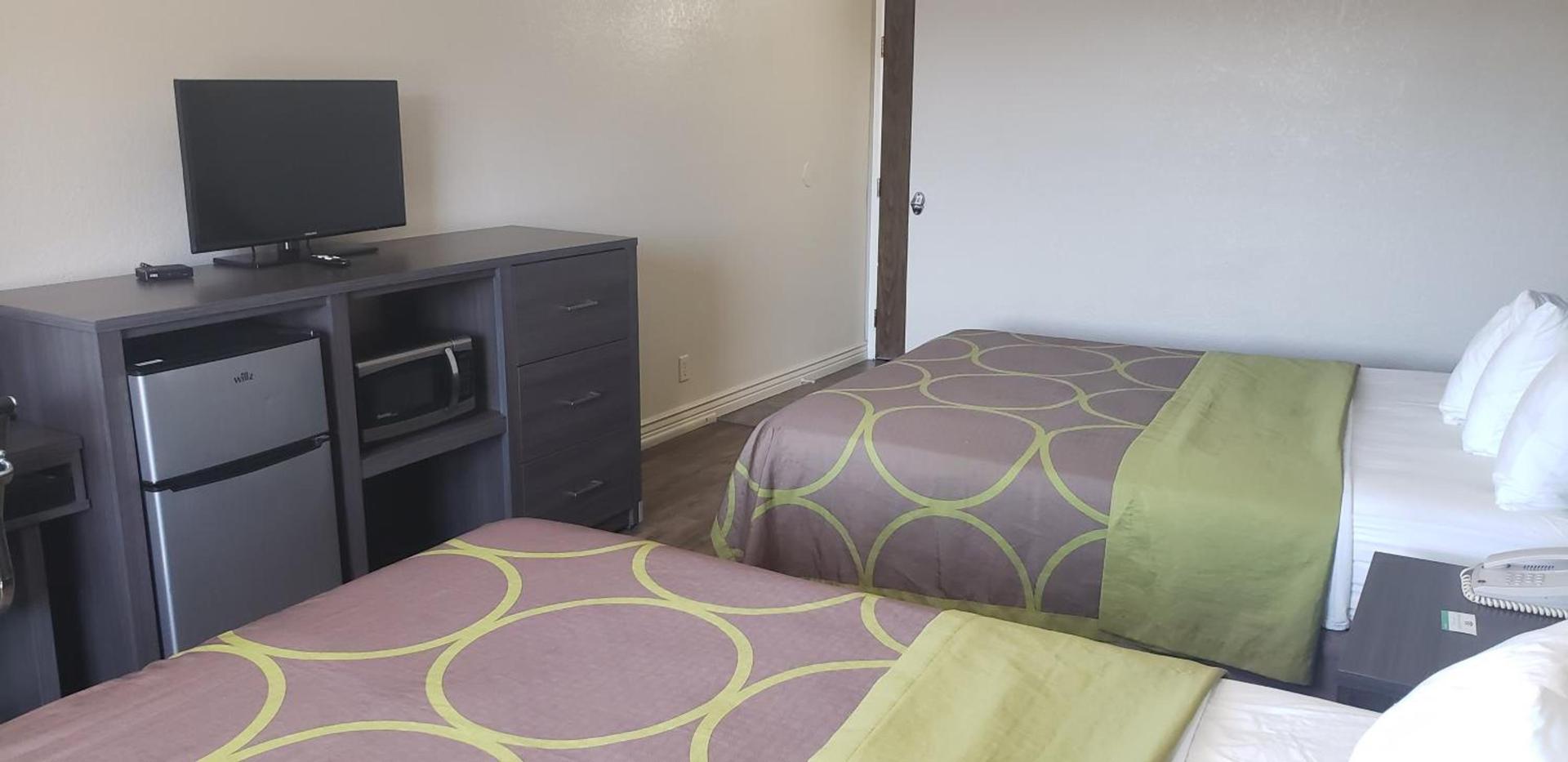 Super 8 by Wyndham Goodyear/Phoenix Area photo 43