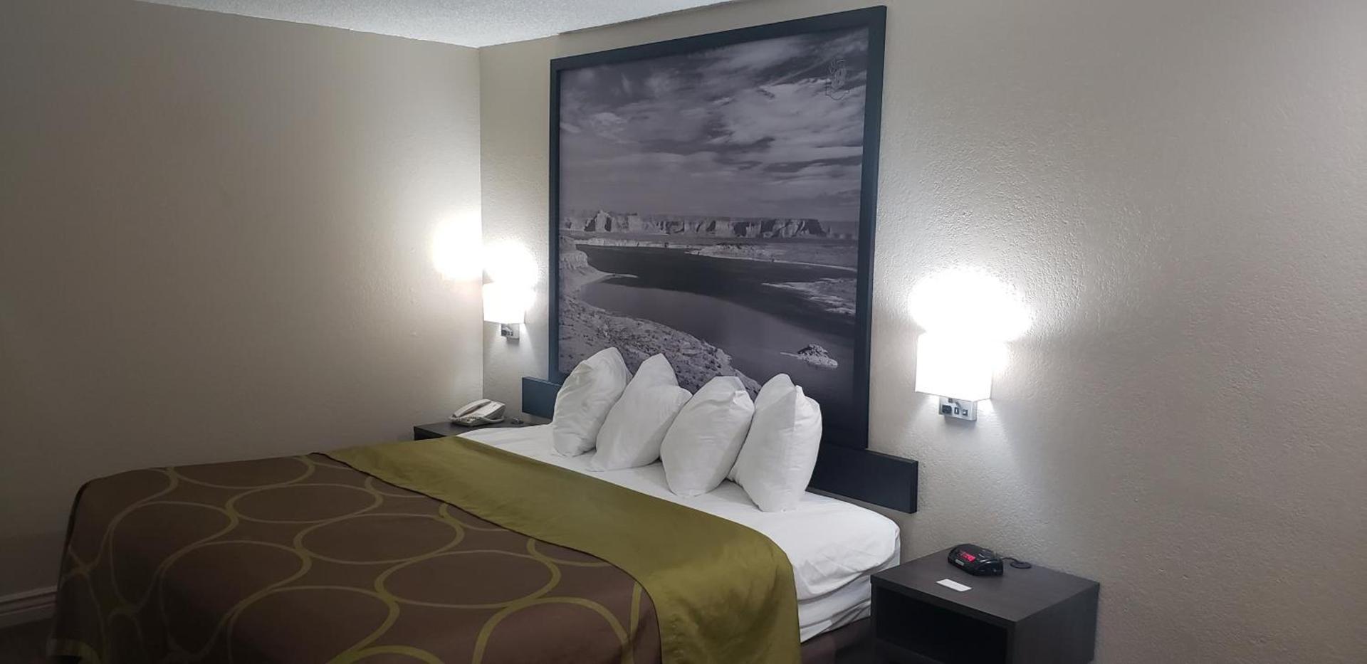 Super 8 by Wyndham Goodyear/Phoenix Area photo 36
