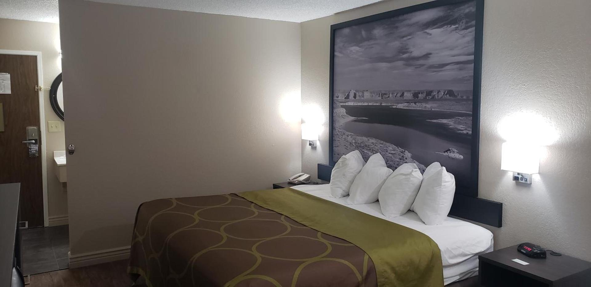 Super 8 by Wyndham Goodyear/Phoenix Area photo 35