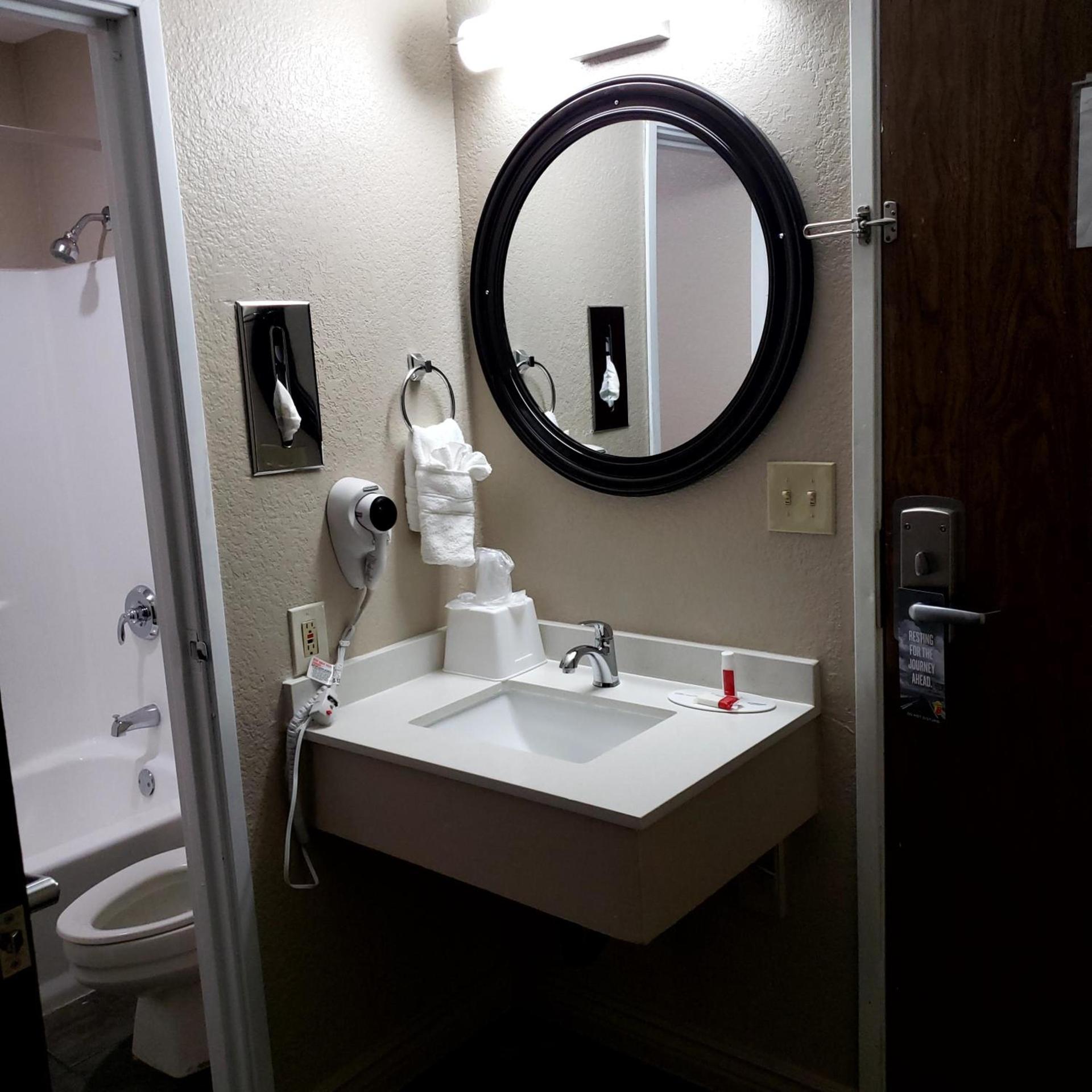 Super 8 by Wyndham Goodyear/Phoenix Area photo 45