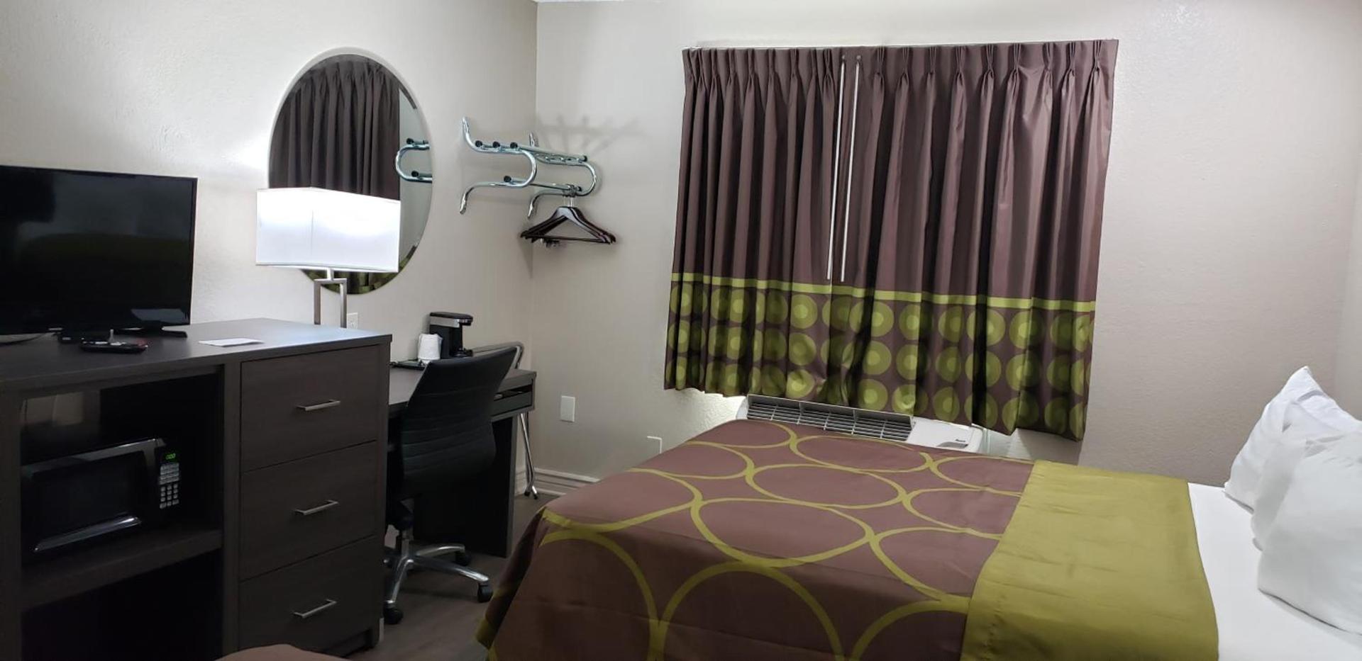 Super 8 by Wyndham Goodyear/Phoenix Area photo 46