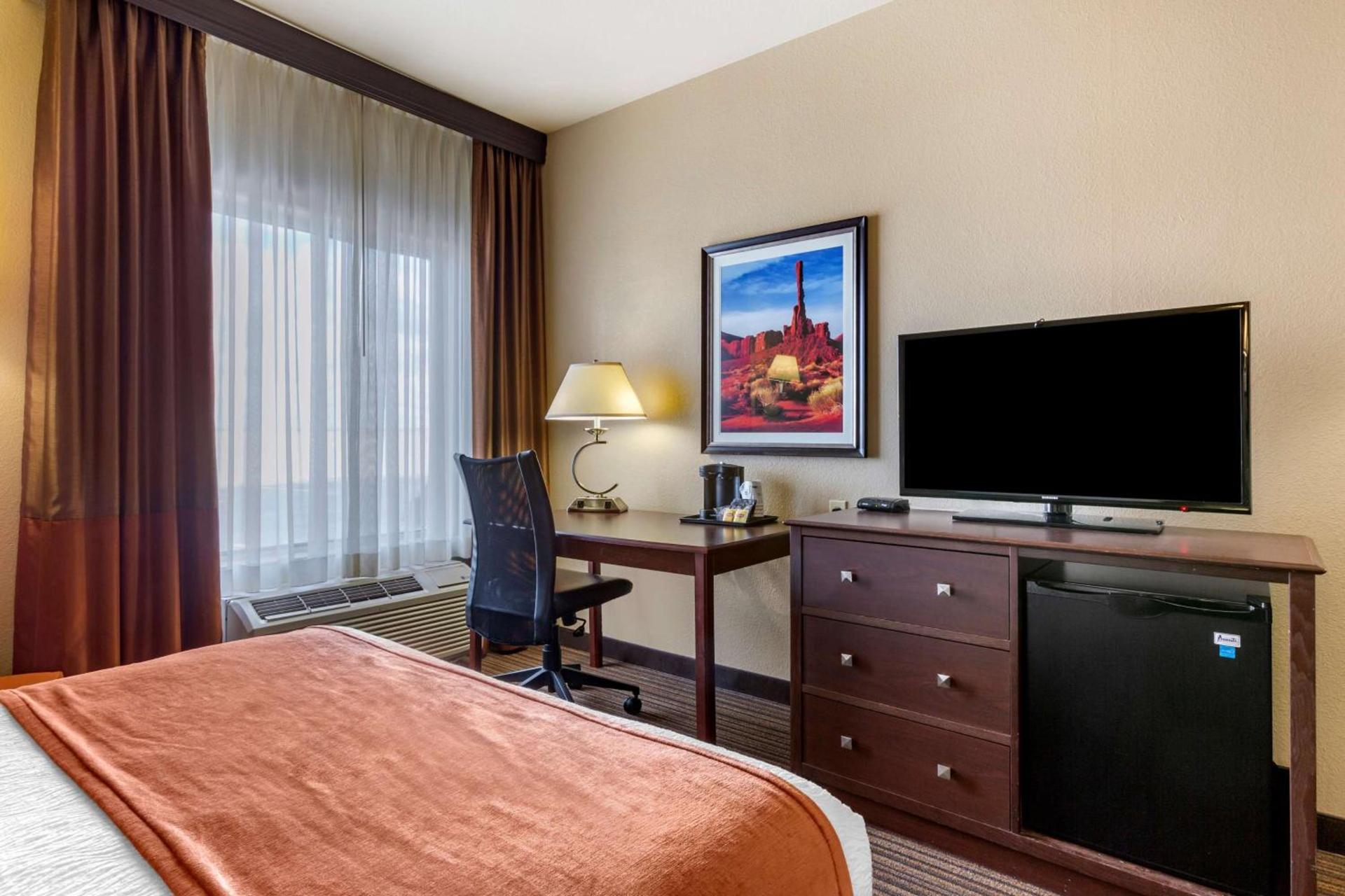 Best Western Plus Winslow Inn photo 27