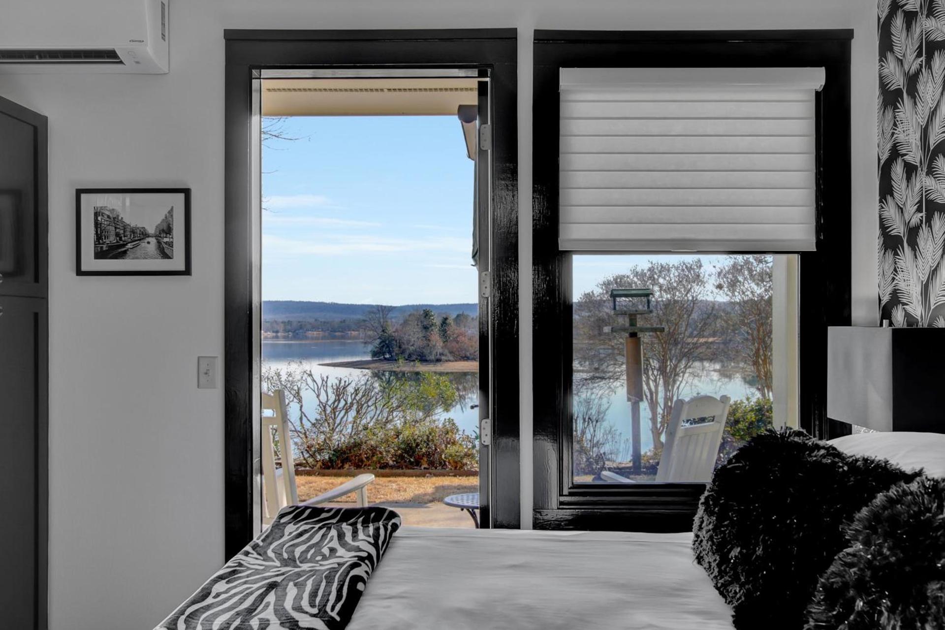 Lookout Point Lakeside Inn photo 89