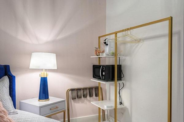 Room 2 Oleander Hotel Walk to Cruise Terminal, Restaurants & The Strand photo 3