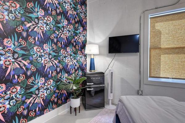 Room 2 Oleander Hotel Walk to Cruise Terminal, Restaurants & The Strand photo 13