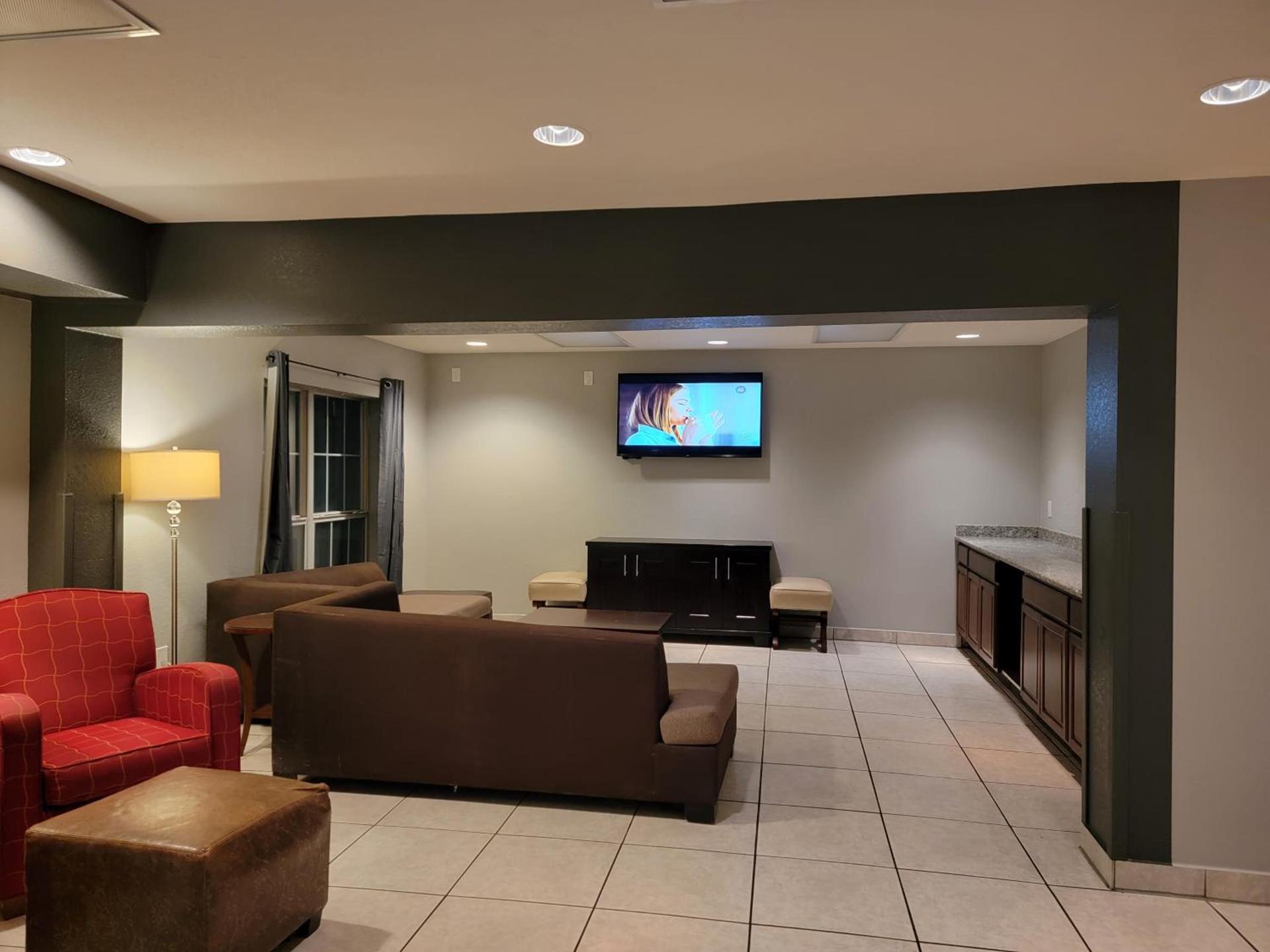 Extend-a-Suites - Extended Stay, I-40 Amarillo West photo 3
