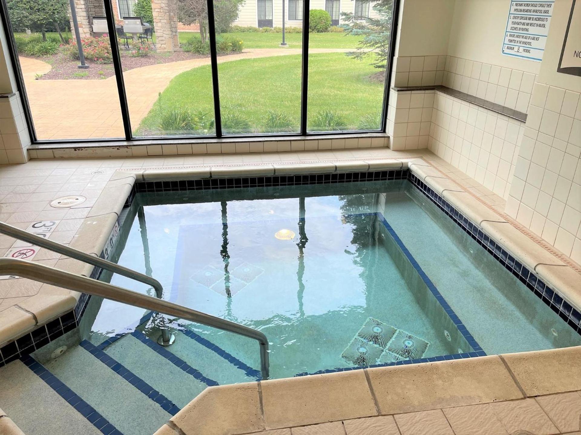 Staybridge Suites Milwaukee West-Oconomowoc by IHG photo 8