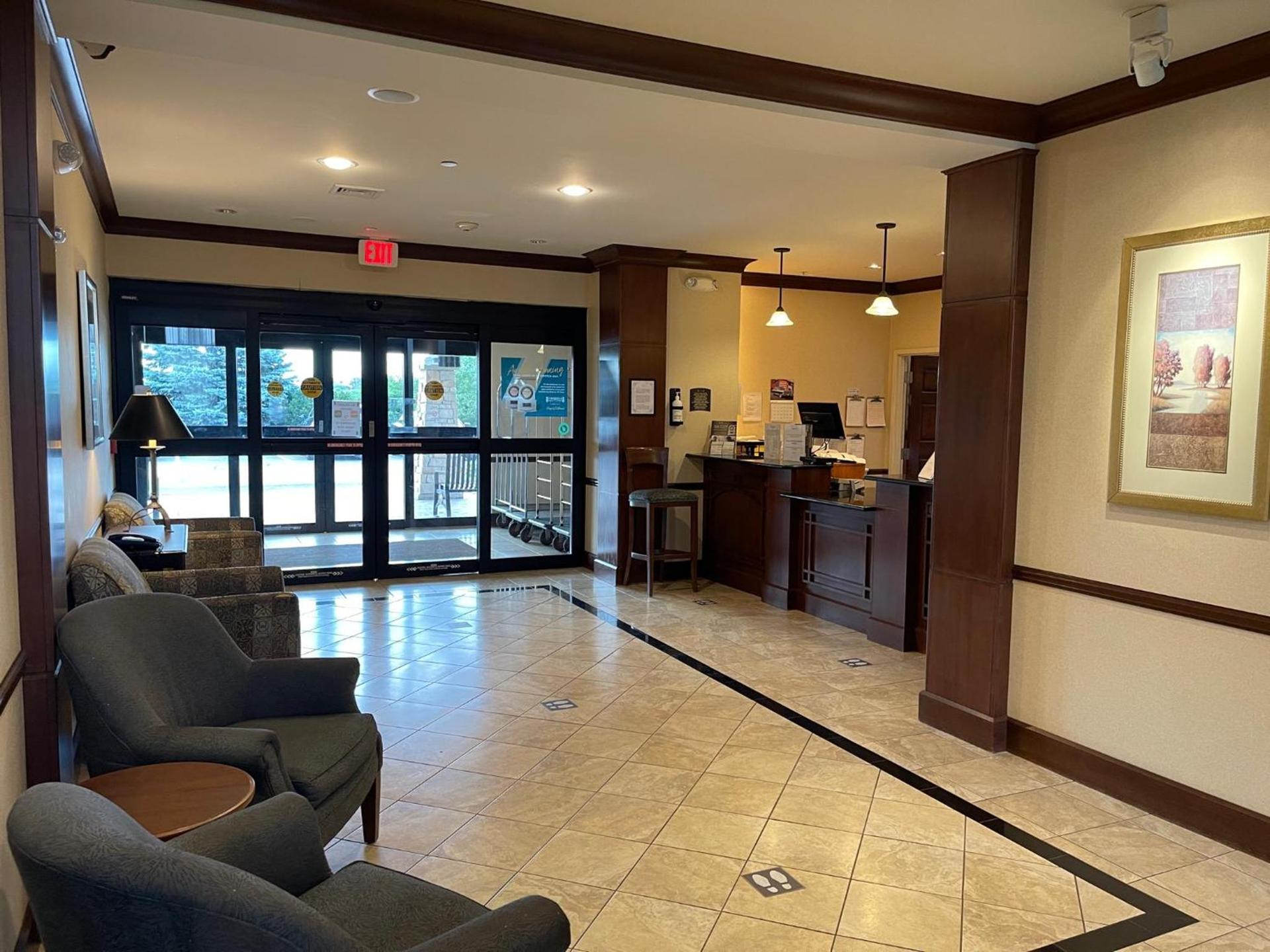Staybridge Suites Milwaukee West-Oconomowoc by IHG photo 9