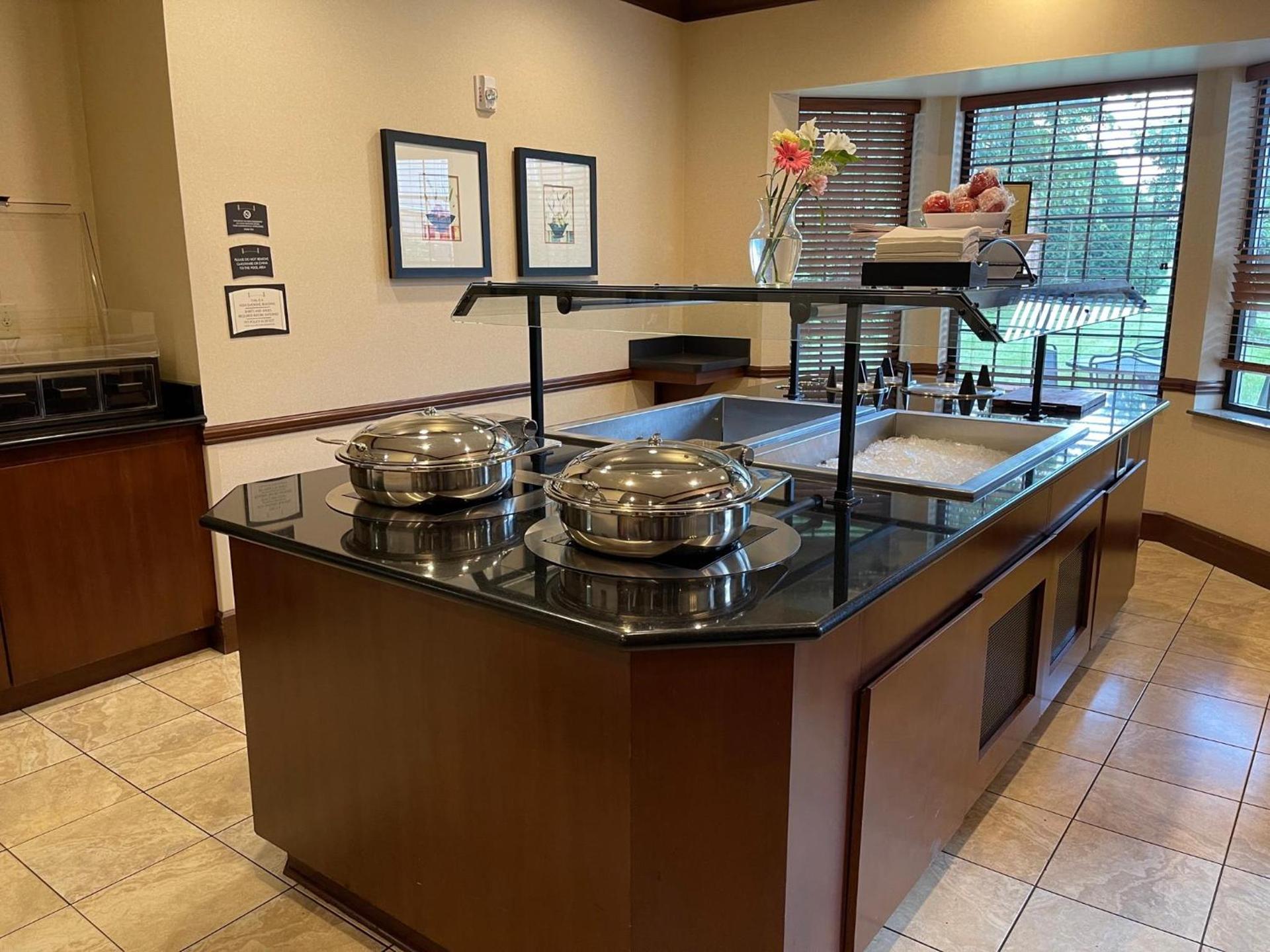 Staybridge Suites Milwaukee West-Oconomowoc by IHG photo 2