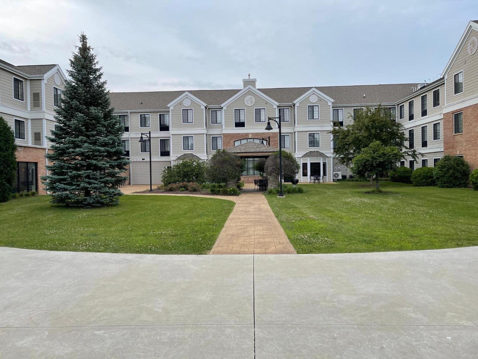 Staybridge Suites Milwaukee West-Oconomowoc by IHG photo 3