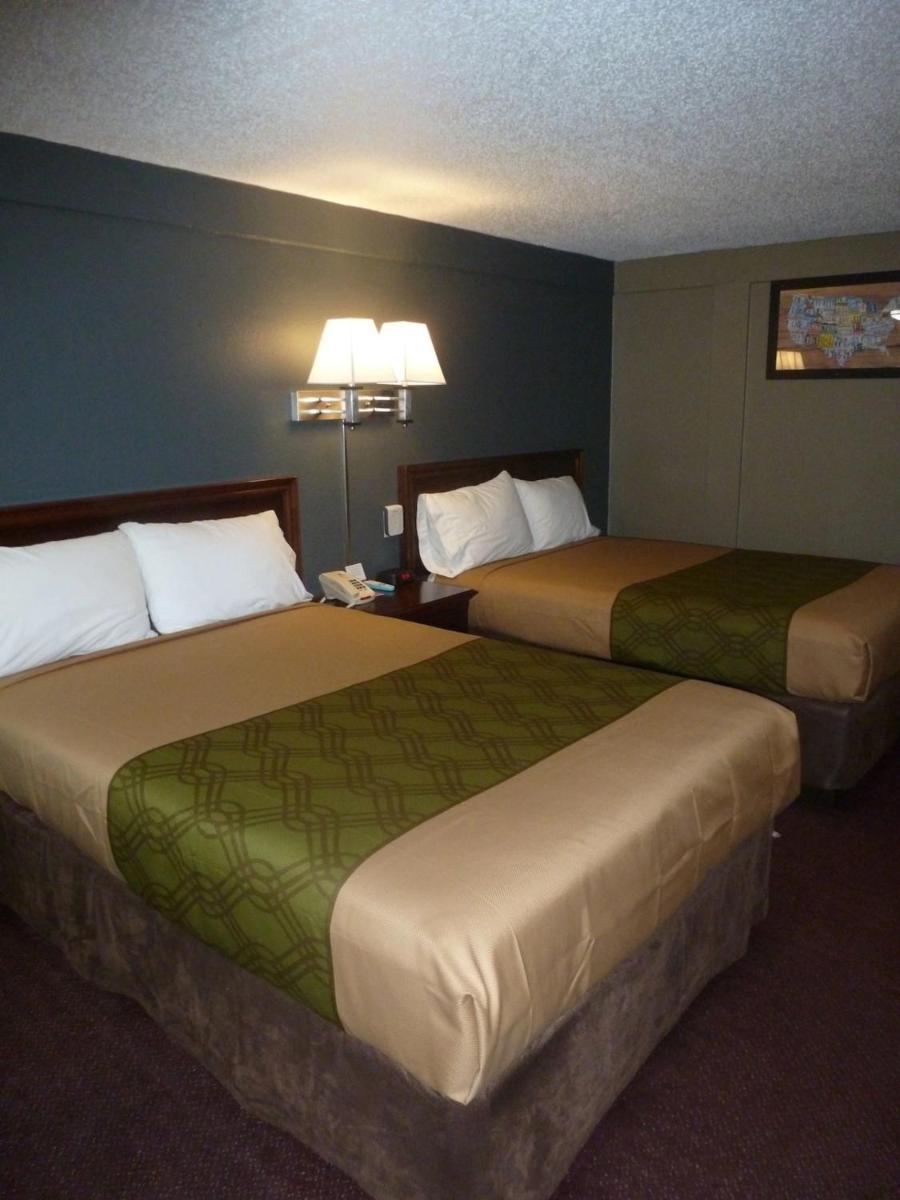 Econo Lodge Pittsburgh I-79 photo 36