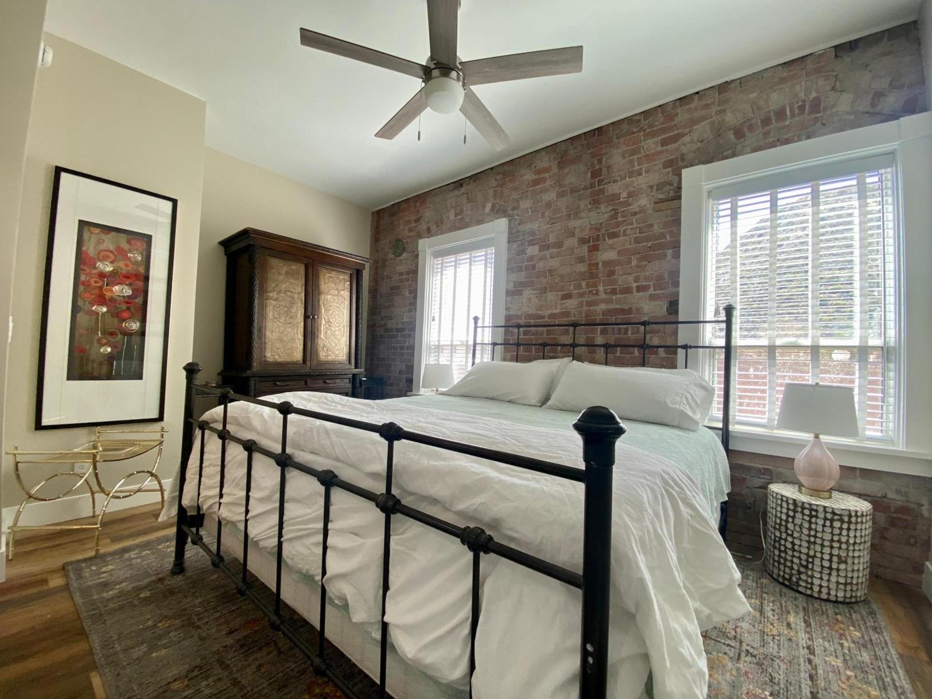 Bisbee Brownstone Suites photo 53