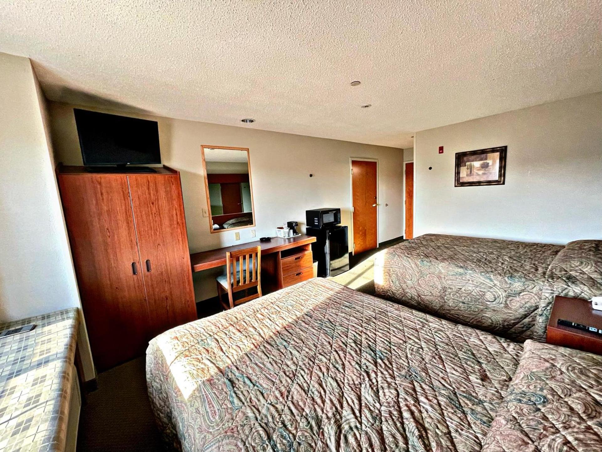 WELCOME INN & SUITES photo 2